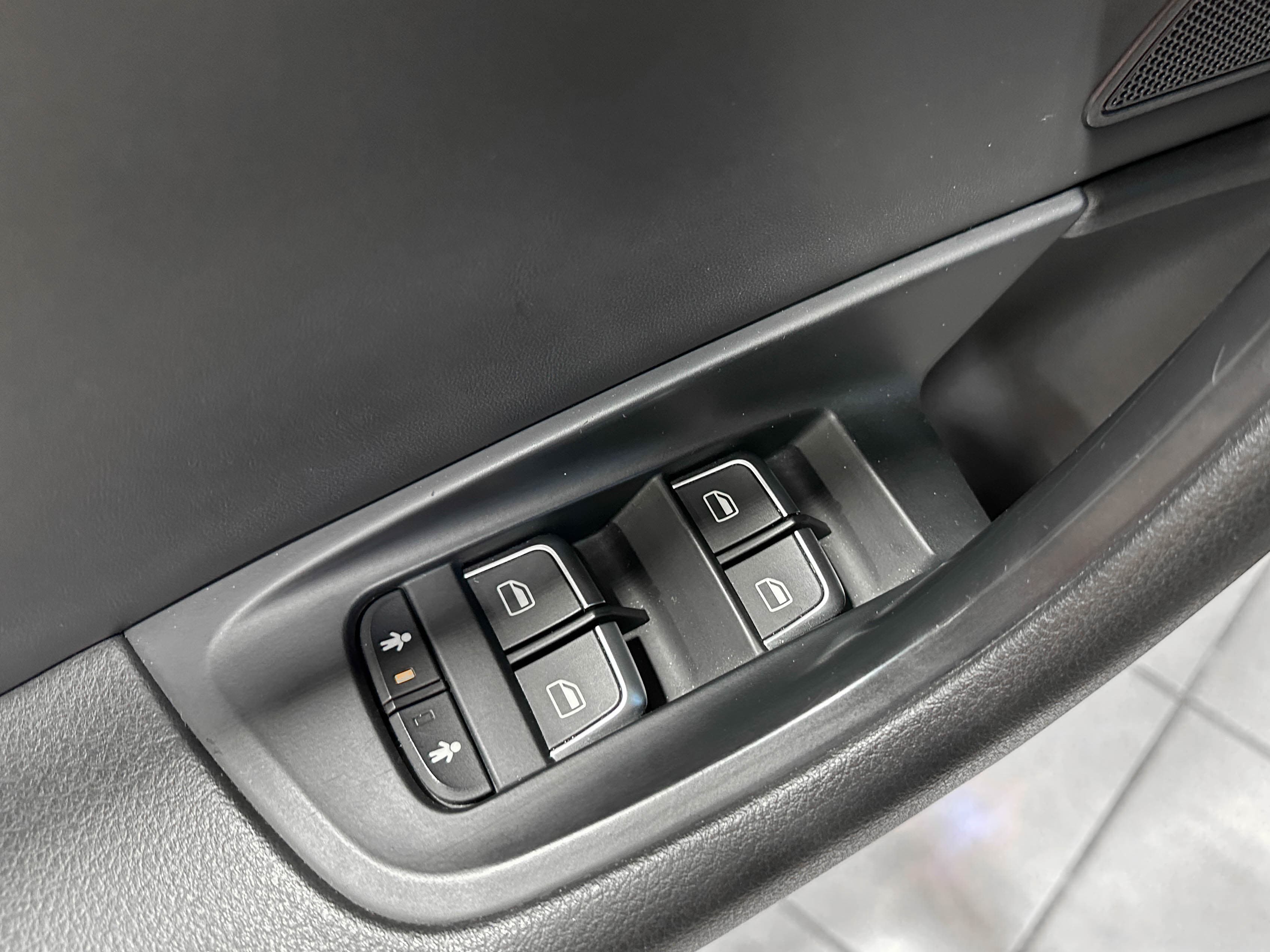 Audi A6 - фото 19