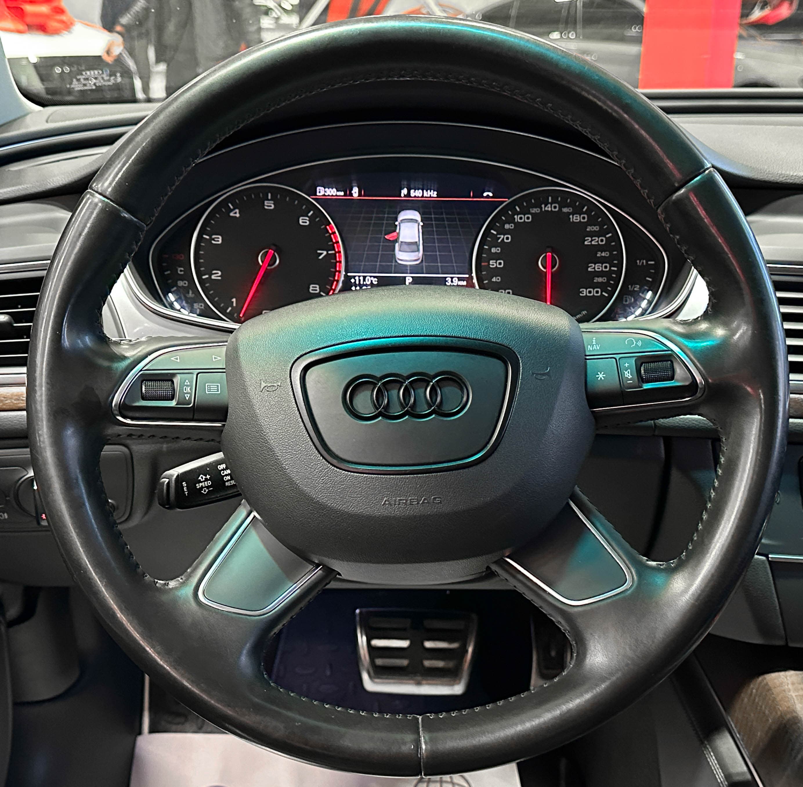 Audi A6 - фото 30