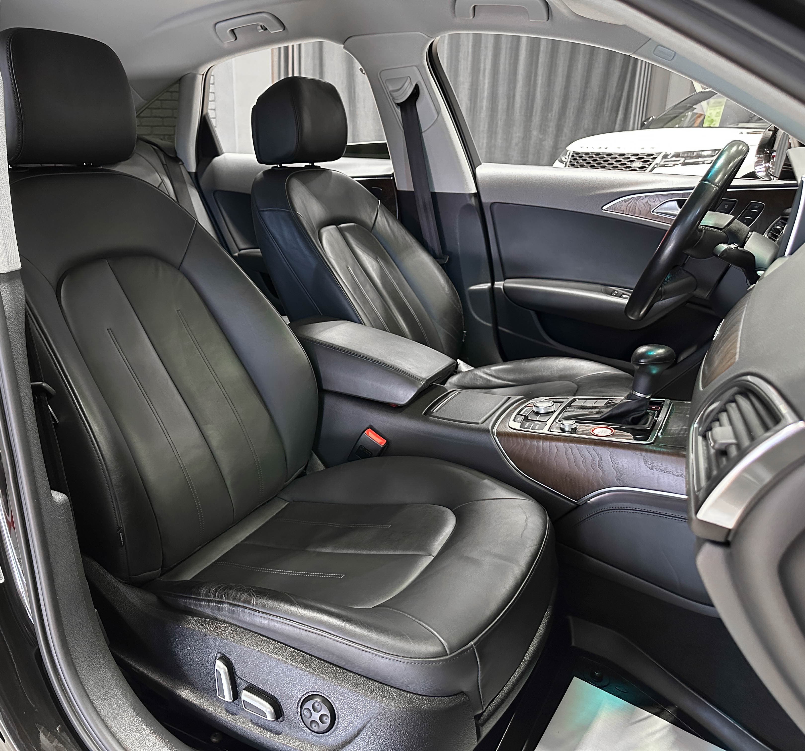 Audi A6 - фото 11