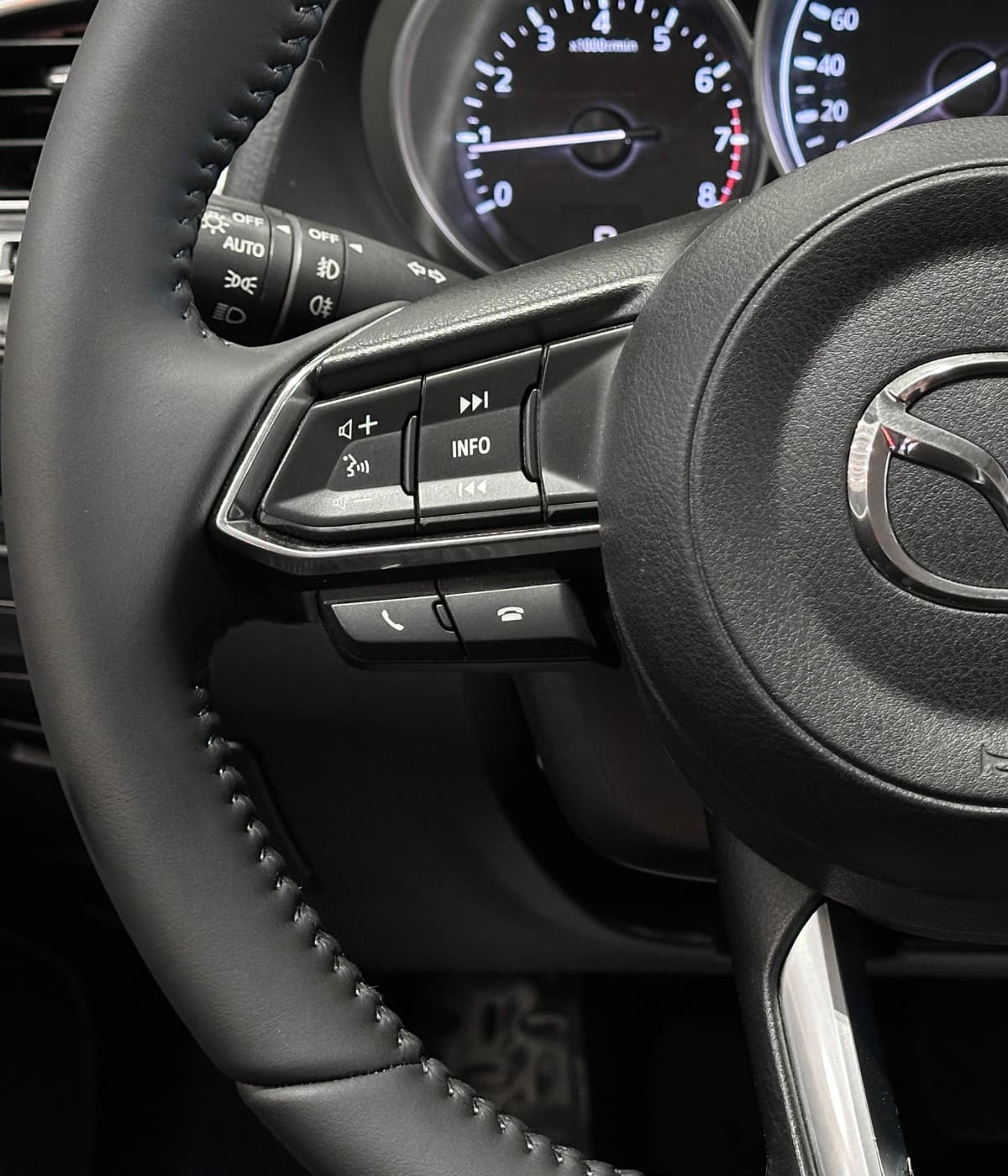 Mazda 6 - фото 18