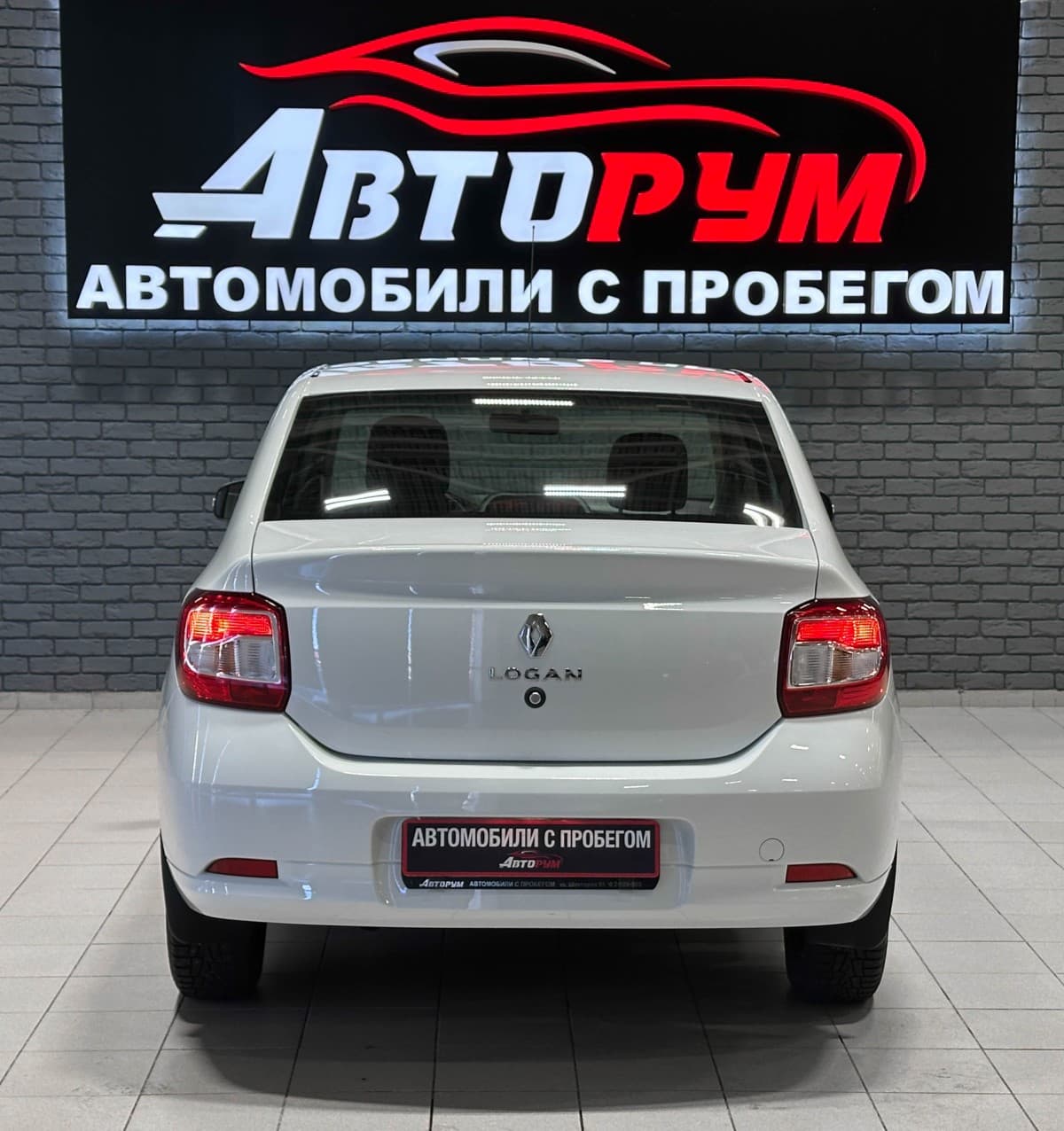 Renault Logan - фото 6