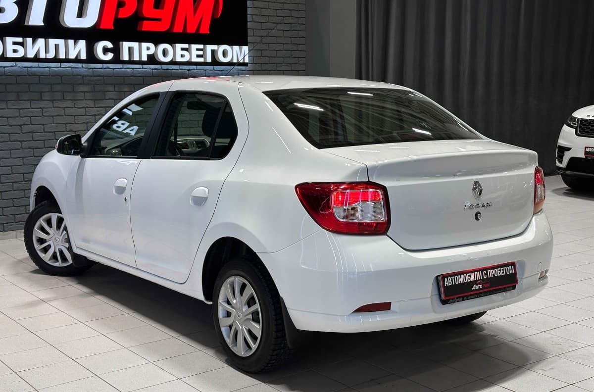 Renault Logan - фото 8
