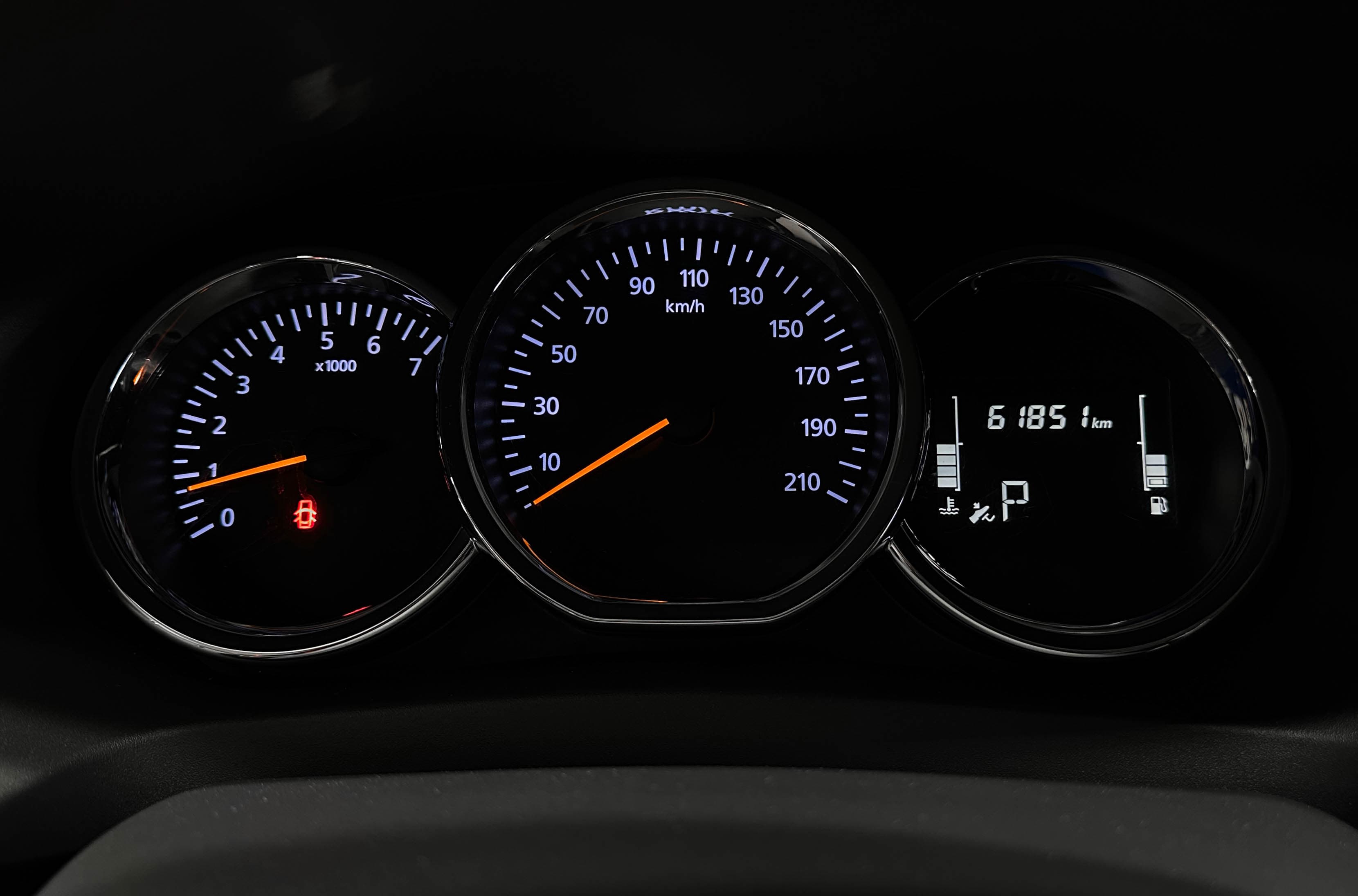 Renault Logan - фото 18