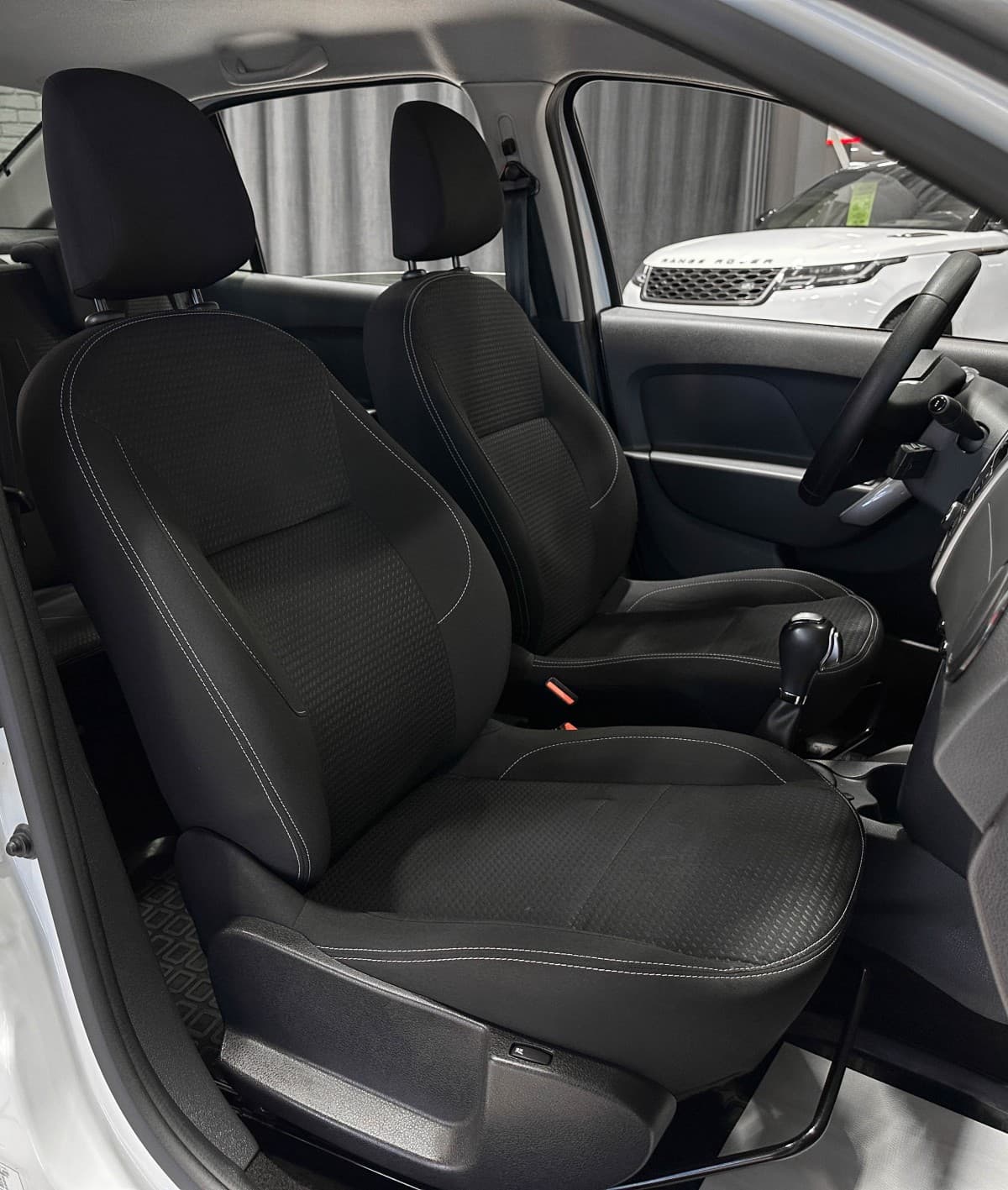 Renault Logan - фото 14