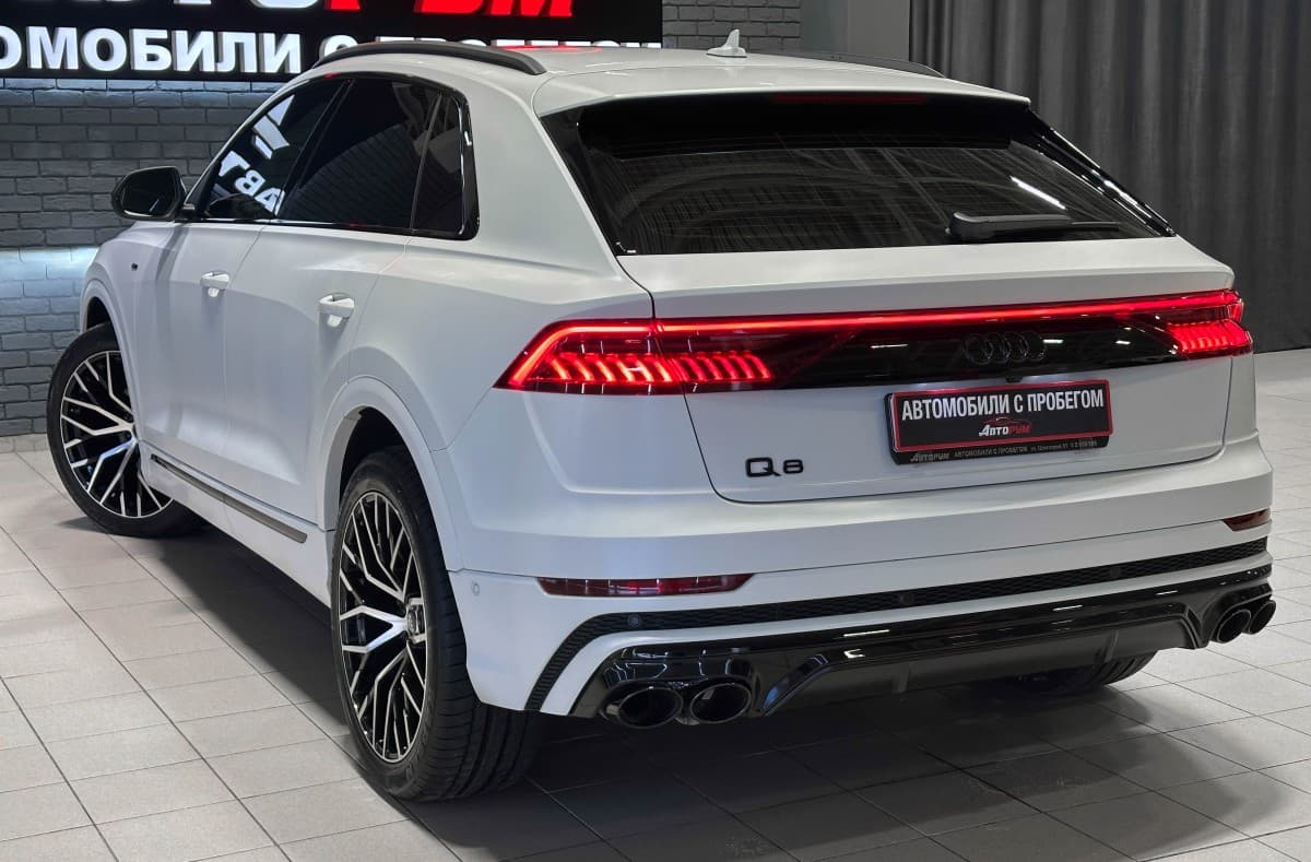 Audi Q8 - фото 11