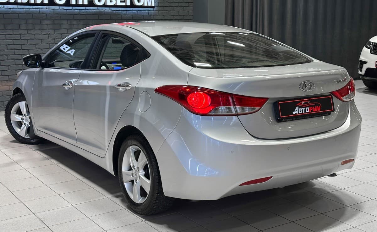 Hyundai Avante - фото 9