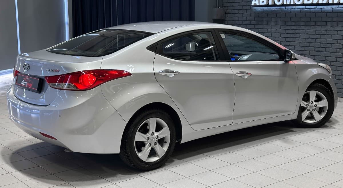 Hyundai Avante - фото 6