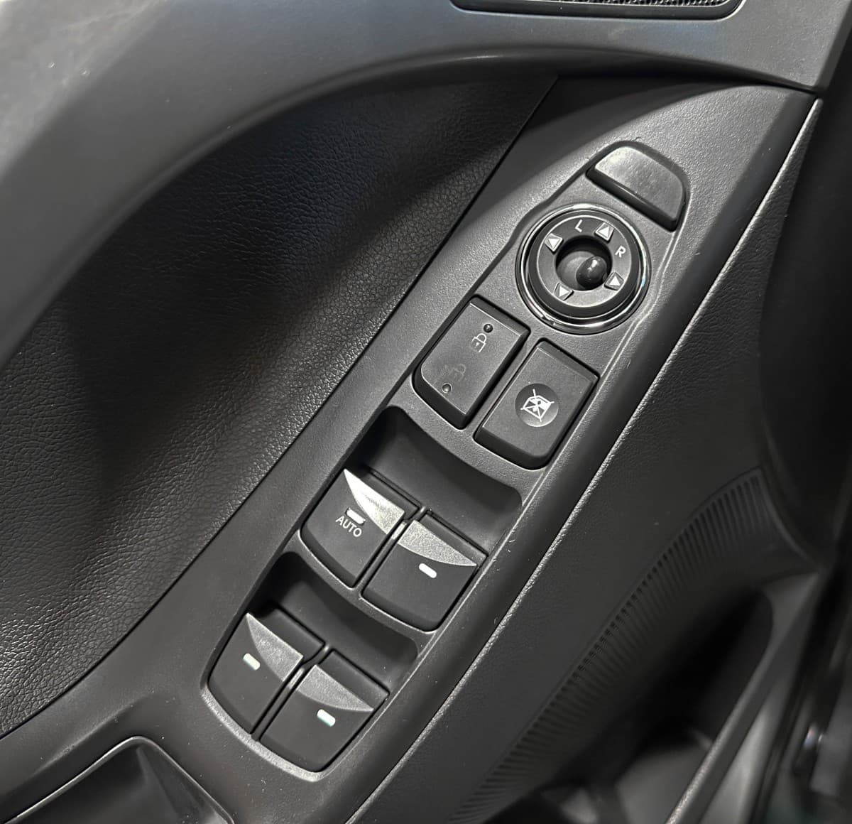 Hyundai Avante - фото 17