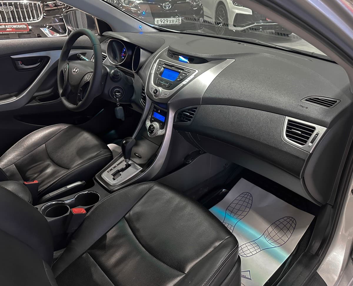 Hyundai Avante - фото 16