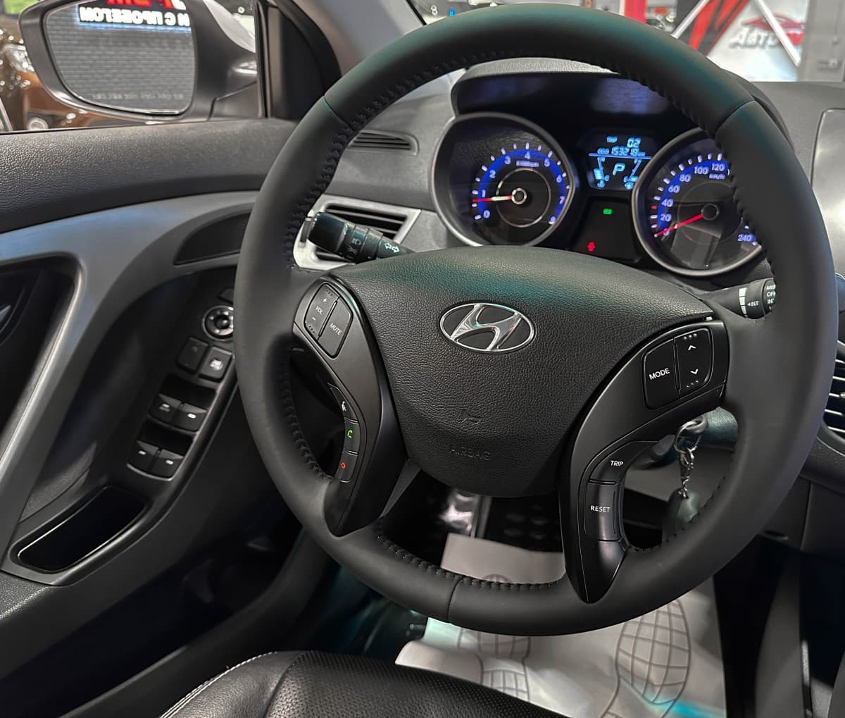 Hyundai Avante - фото 23