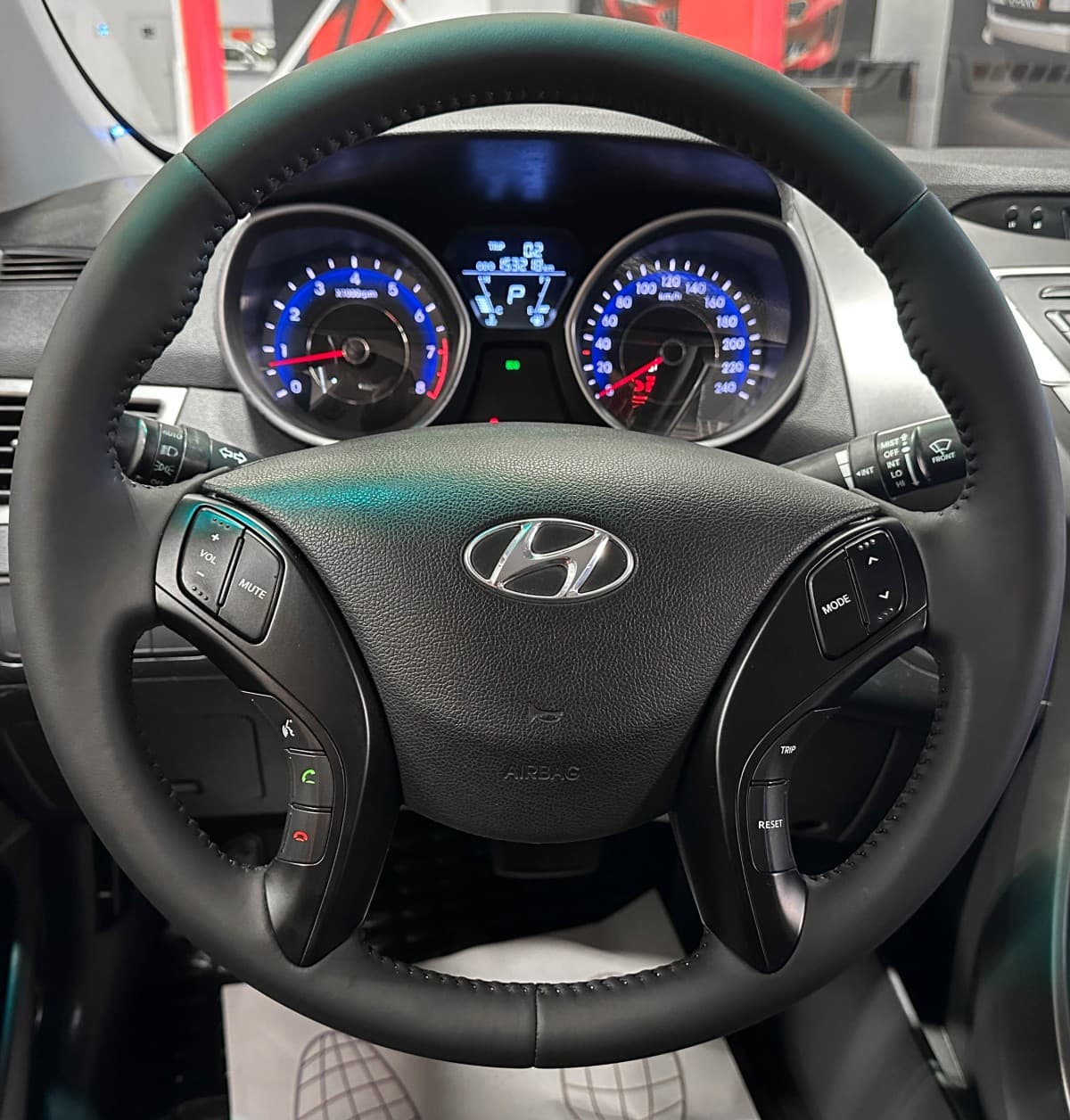 Hyundai Avante - фото 26