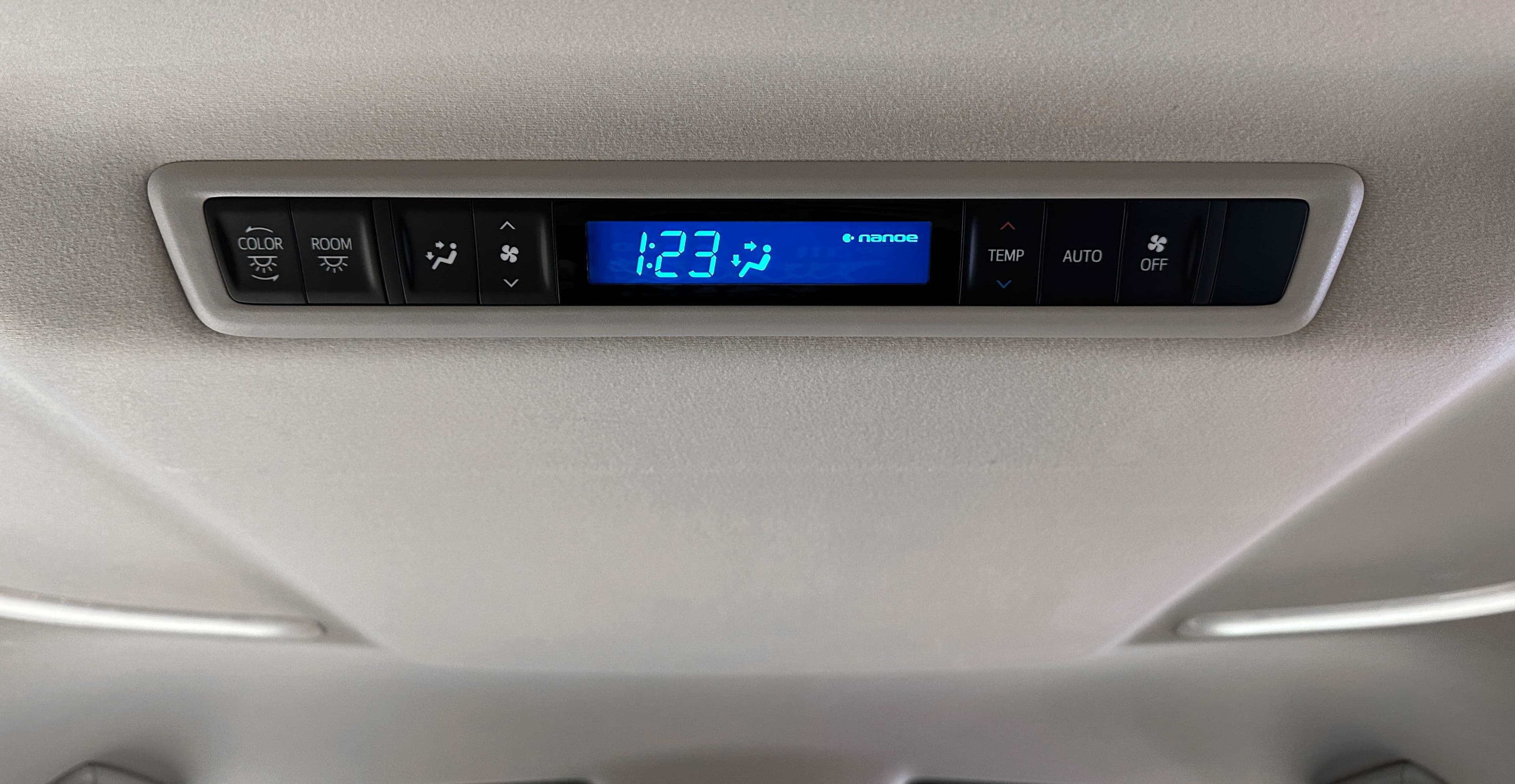 Toyota Alphard - фото 33