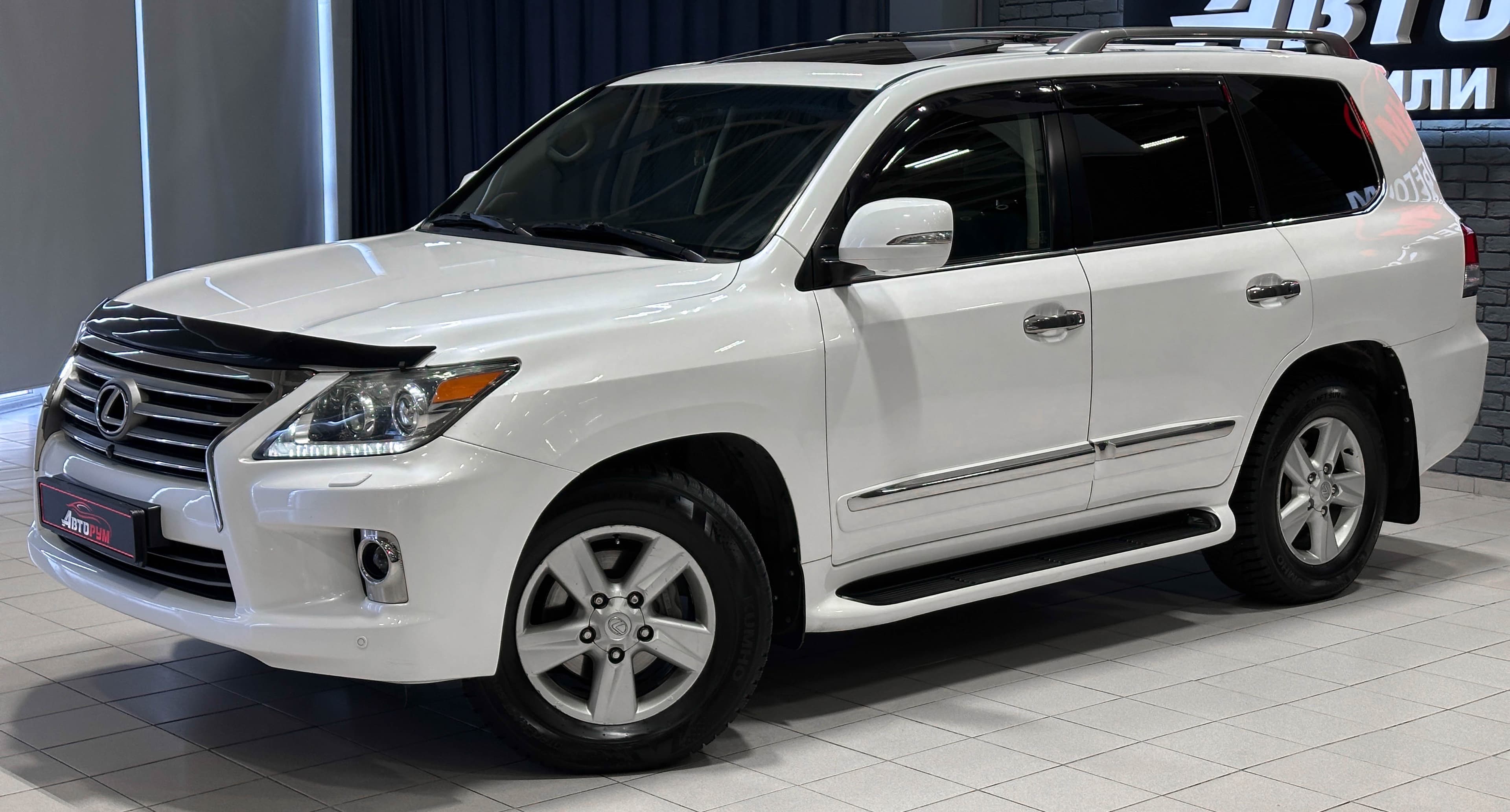 Lexus LX 570 - 2
