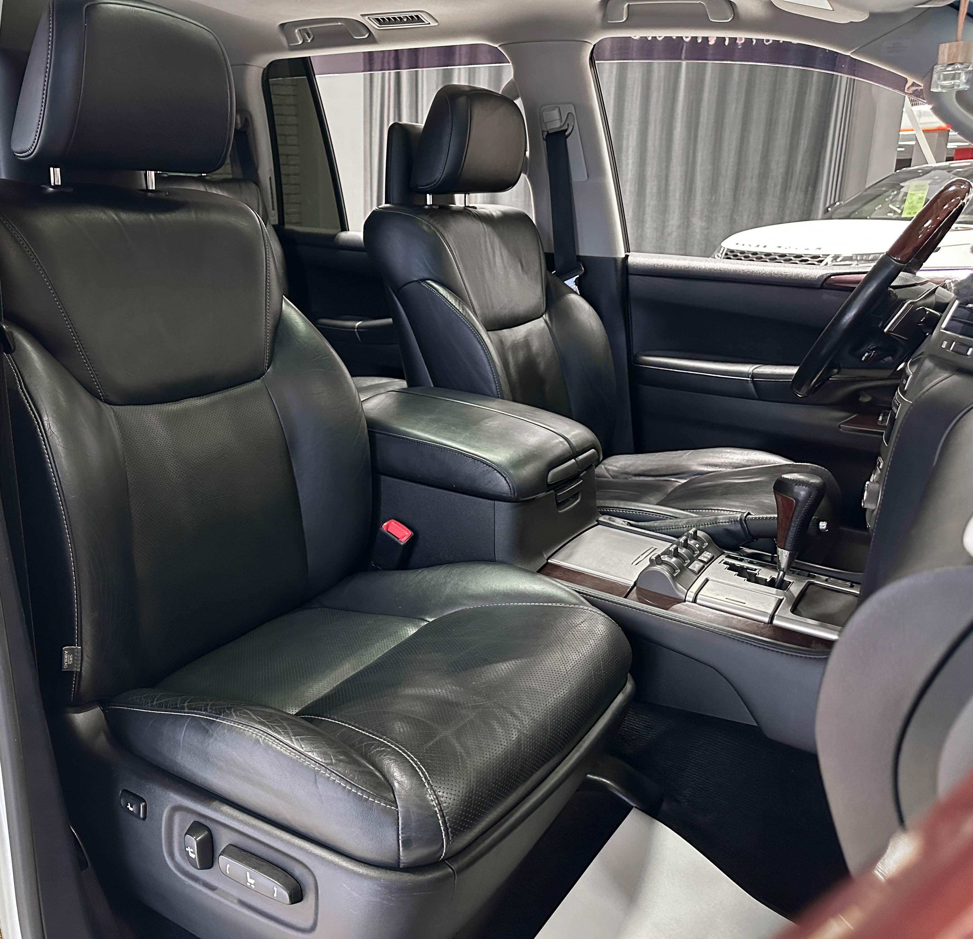 Lexus LX 570 - фото 17