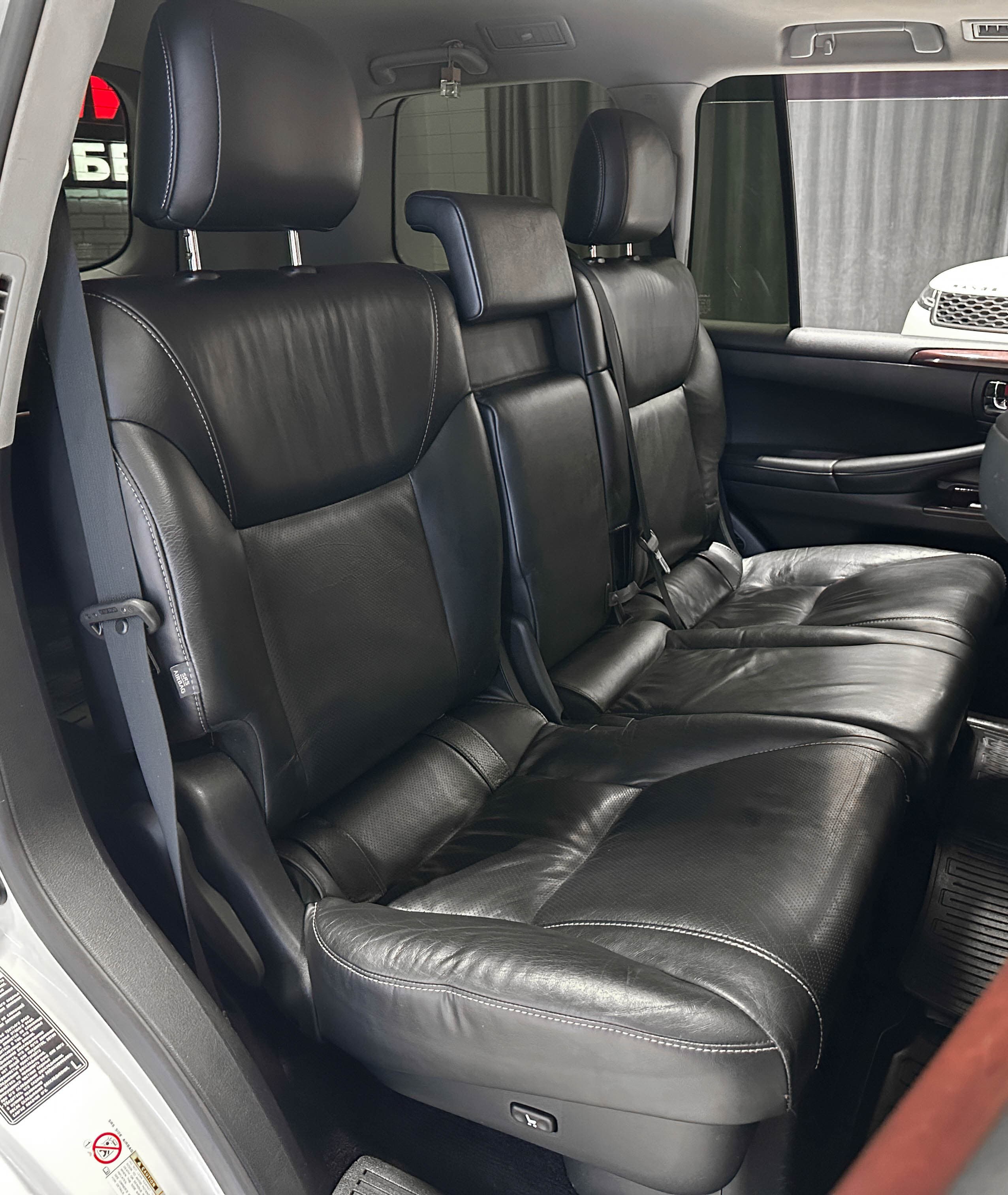 Lexus LX 570 - фото 16