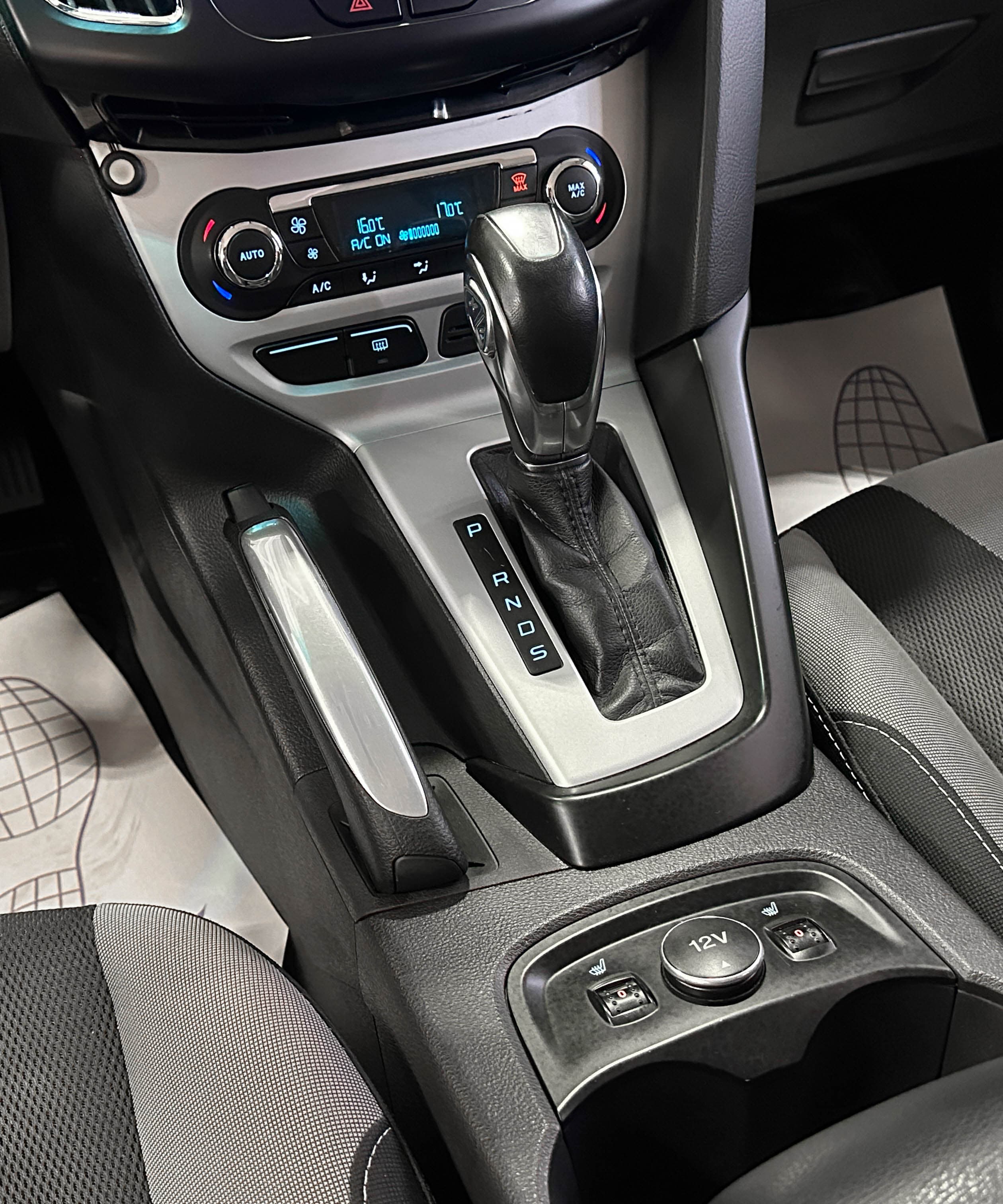Ford Focus - фото 24