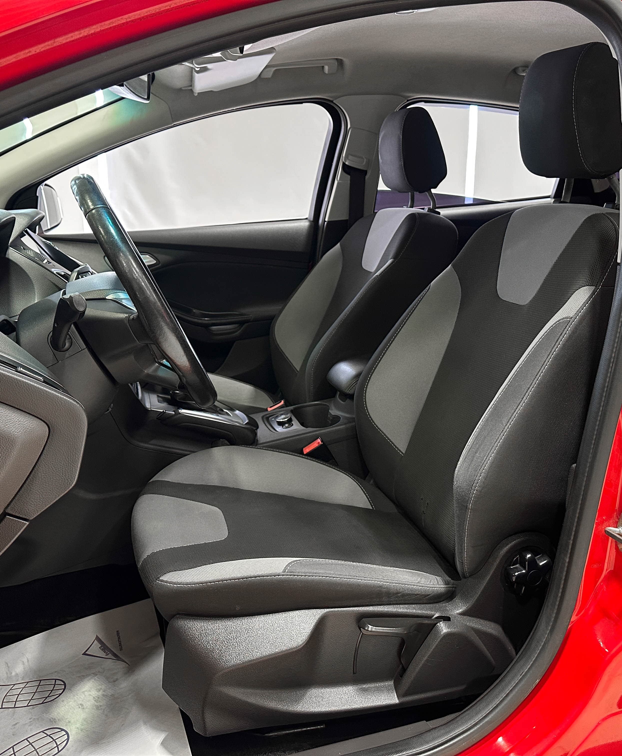 Ford Focus - фото 15
