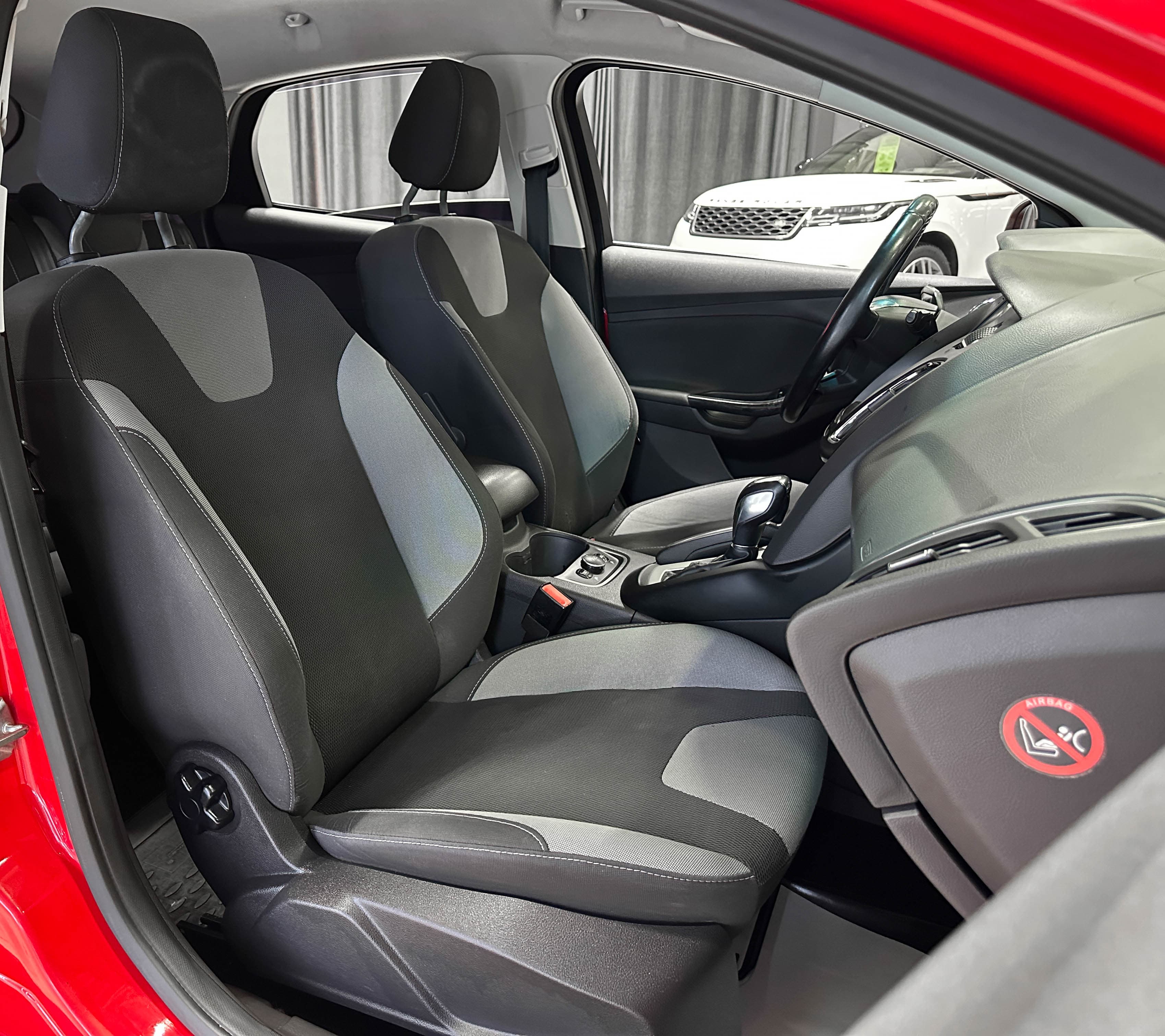 Ford Focus - фото 11