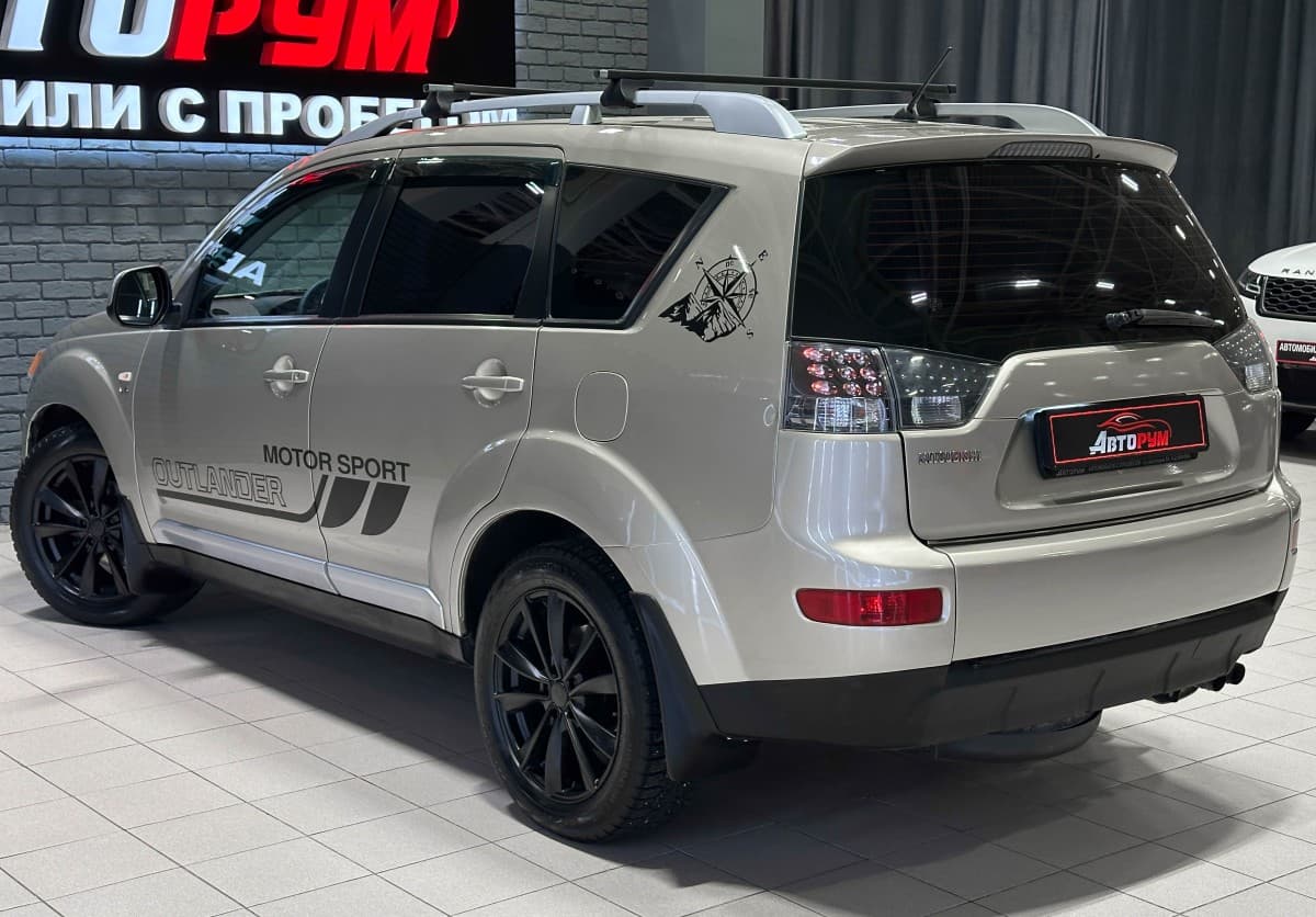 Mitsubishi Outlander - фото 9