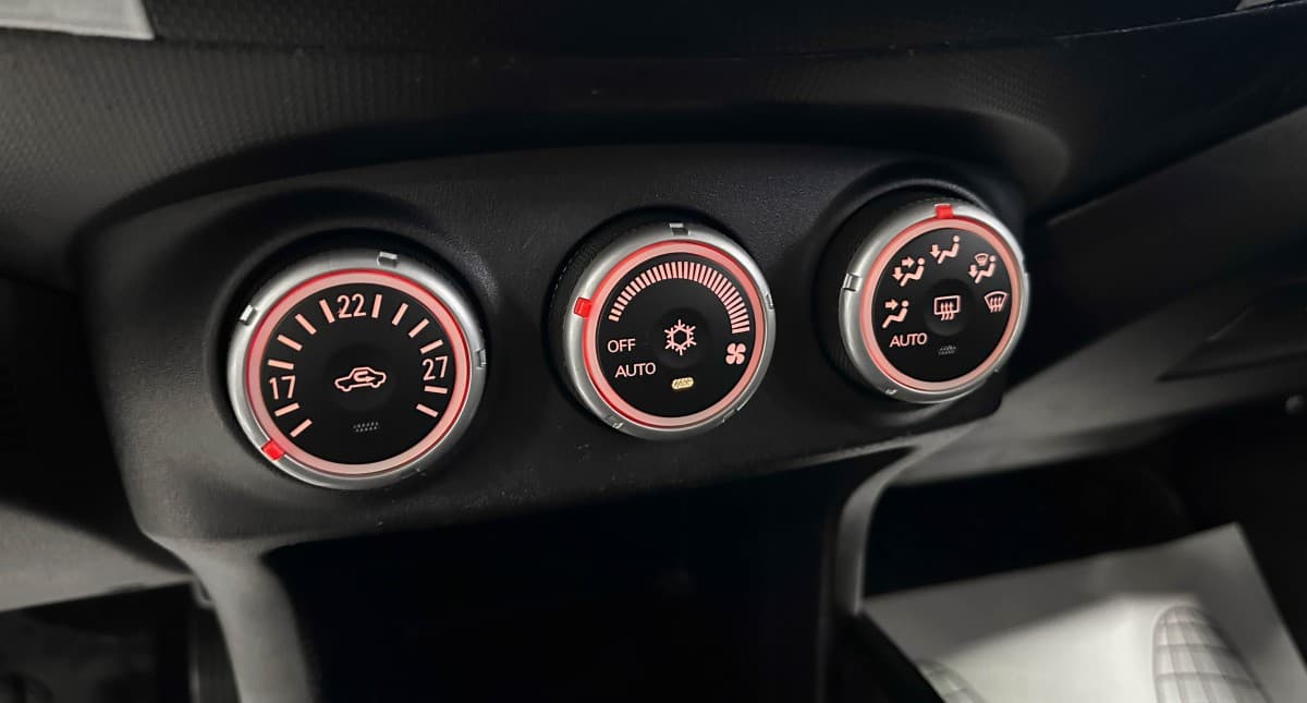 Mitsubishi Outlander - фото 23