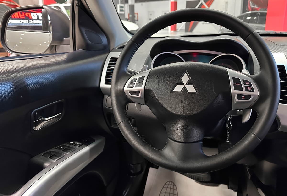 Mitsubishi Outlander - фото 24