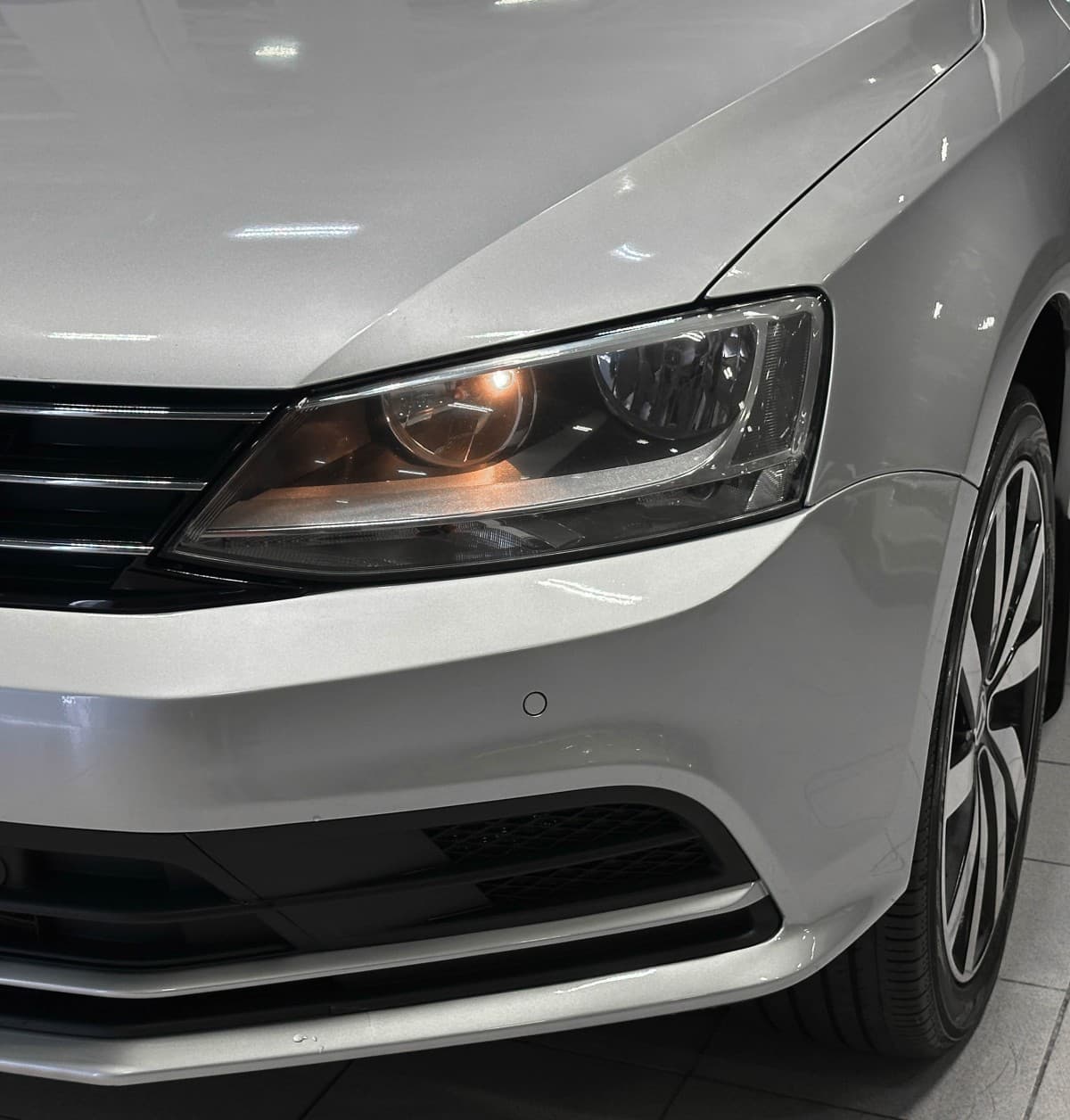 Volkswagen Jetta - 4