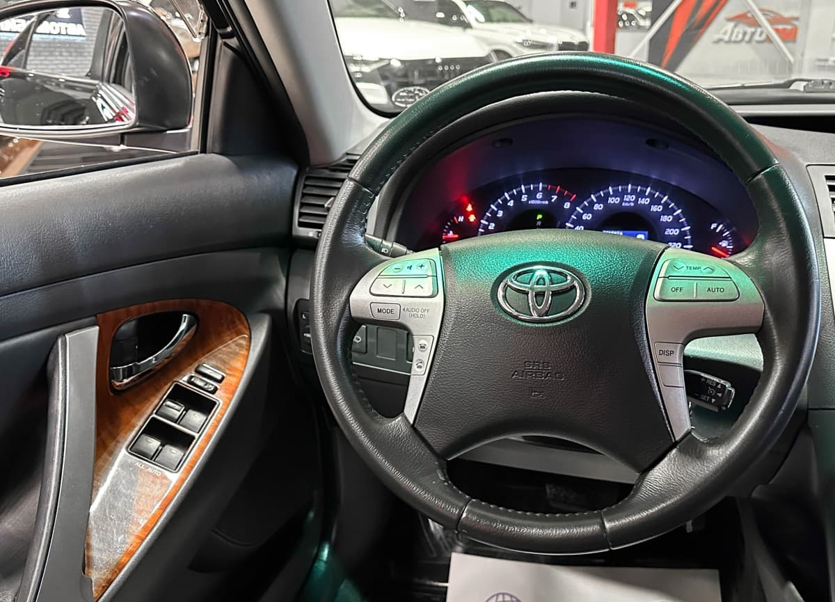 Toyota Camry - фото 26