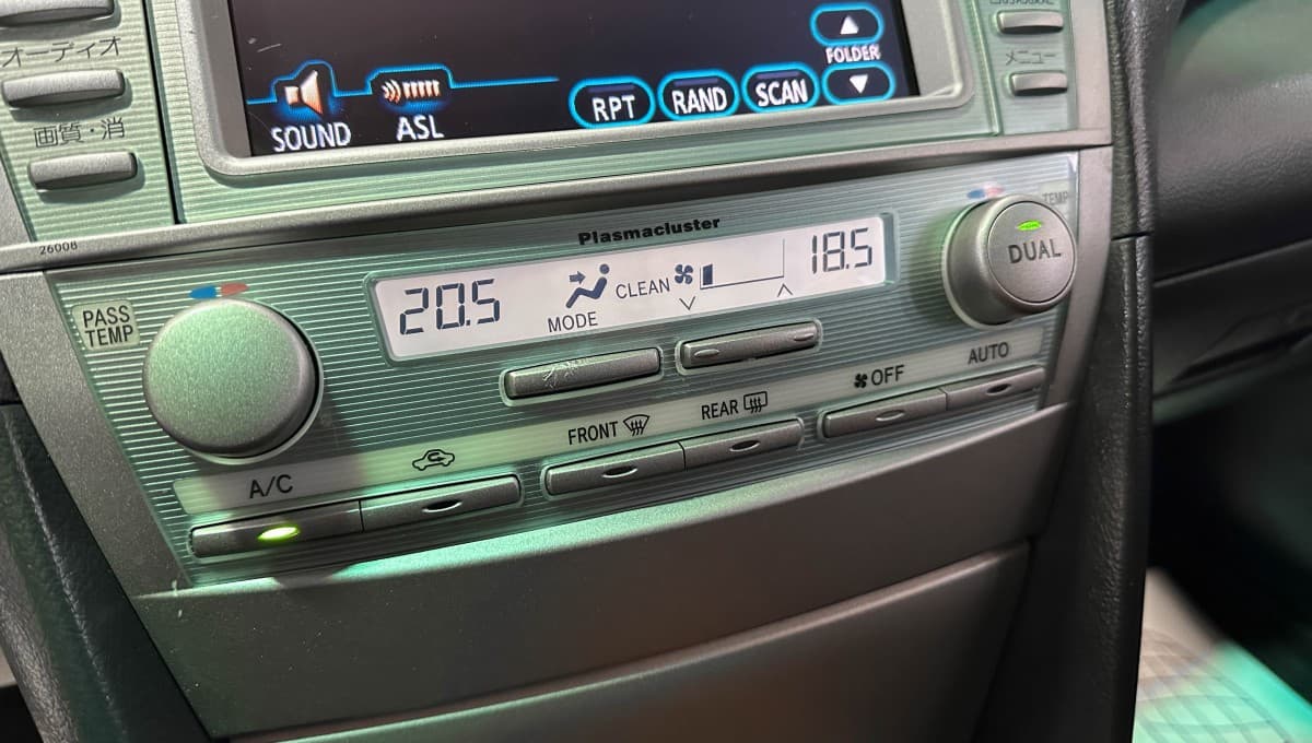 Toyota Camry - фото 24