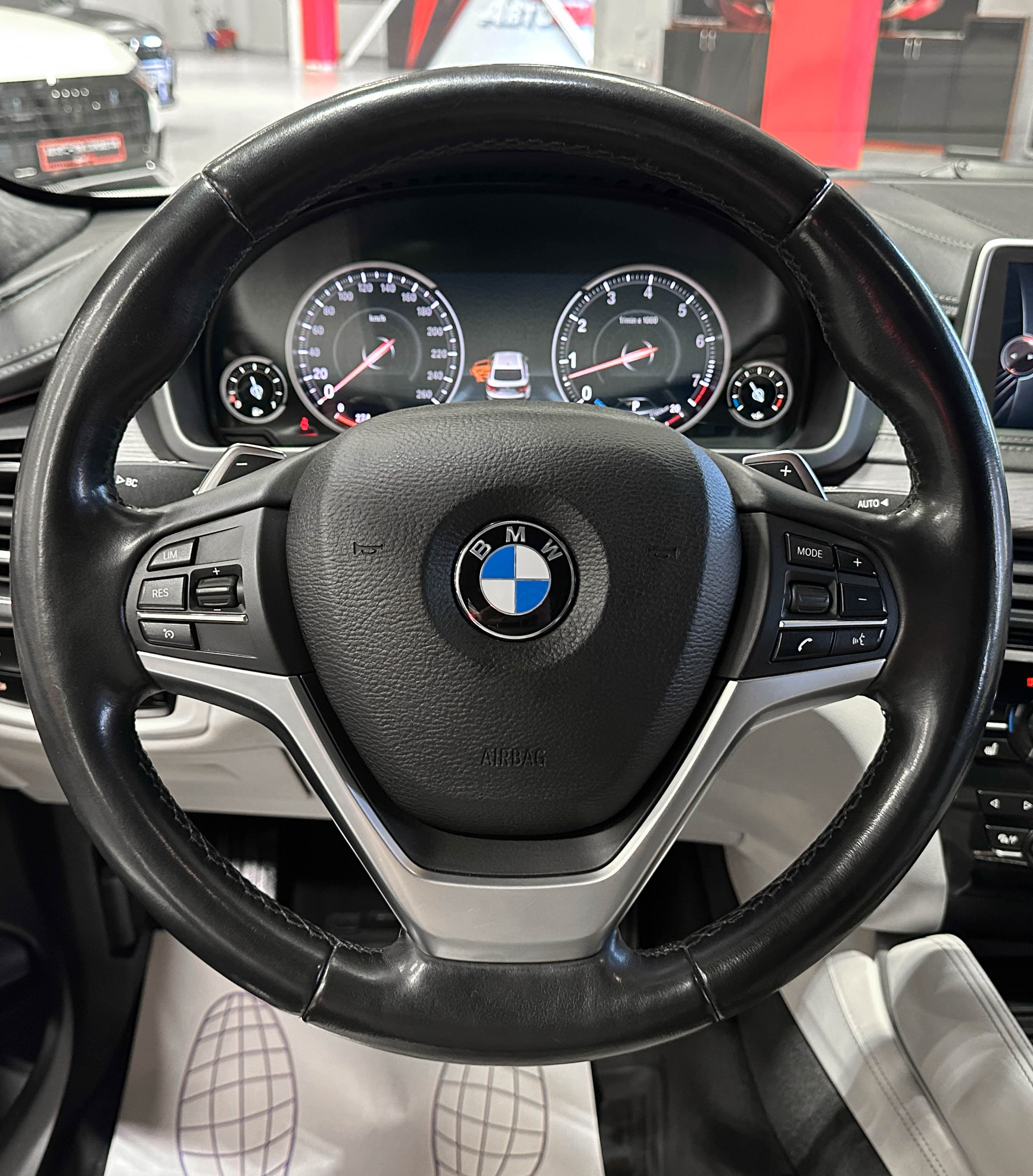 BMW X6 - фото 34