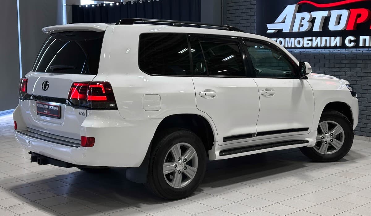 Toyota Land Cruiser 200 - фото 6