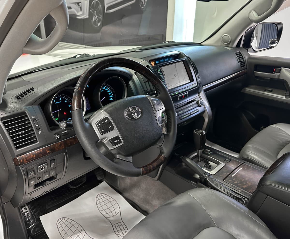 Toyota Land Cruiser 200 - фото 10