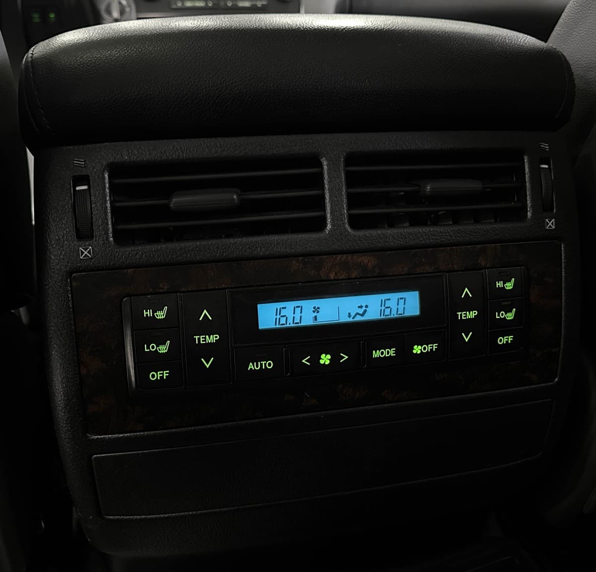 Toyota Land Cruiser 200 - фото 29