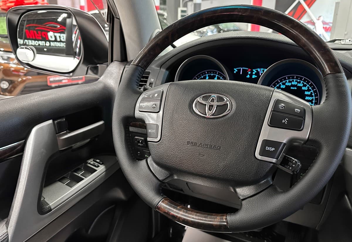 Toyota Land Cruiser 200 - фото 32