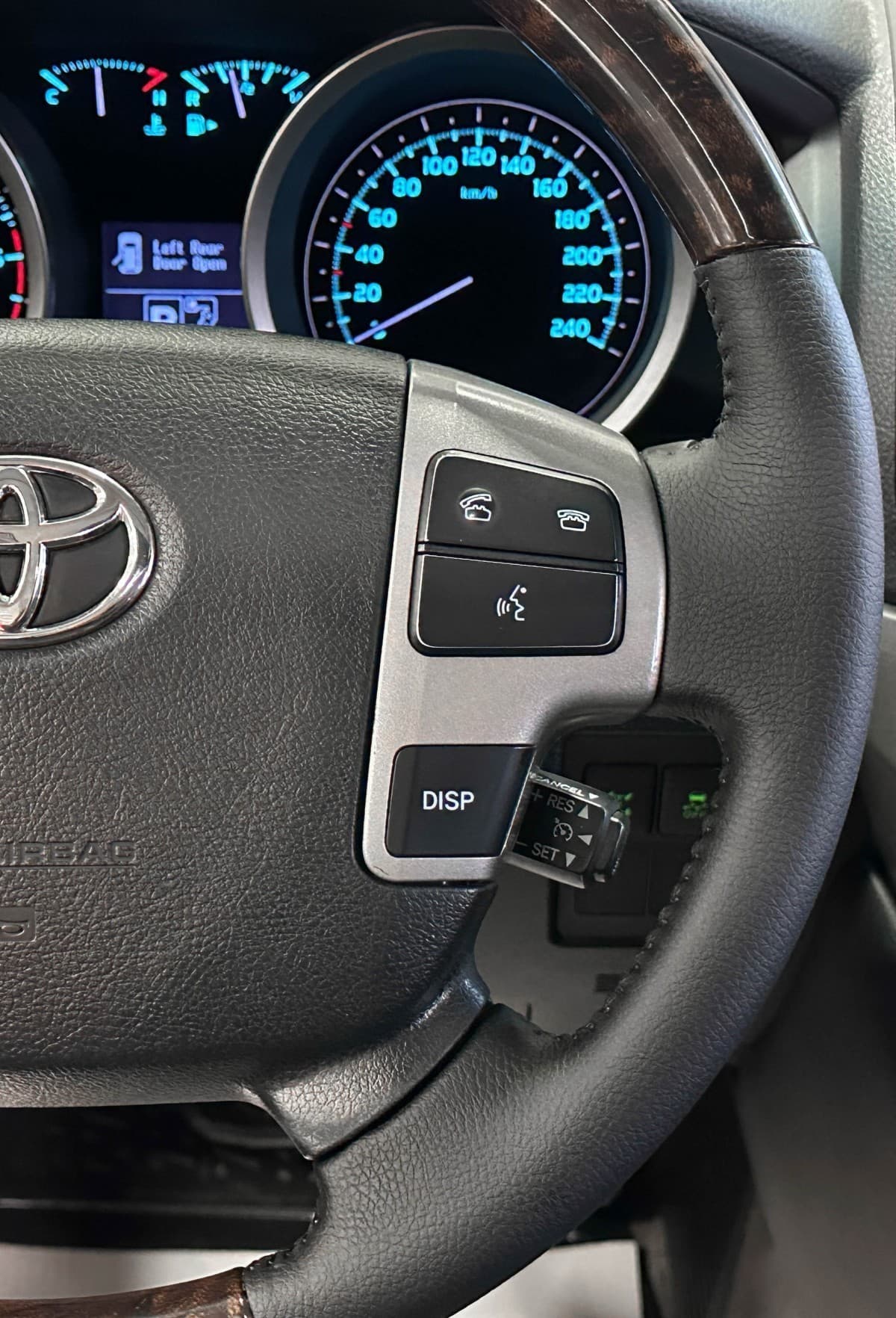 Toyota Land Cruiser 200 - фото 22