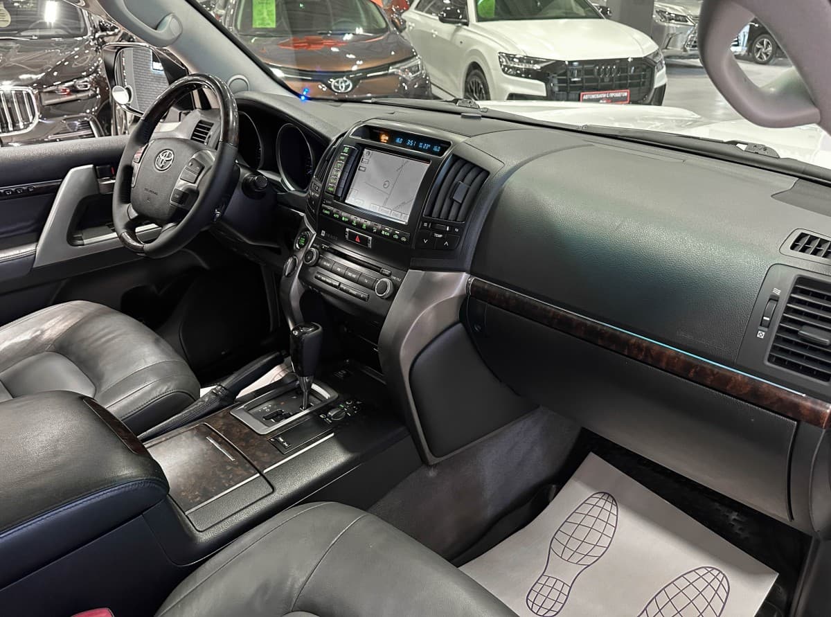 Toyota Land Cruiser 200 - фото 18