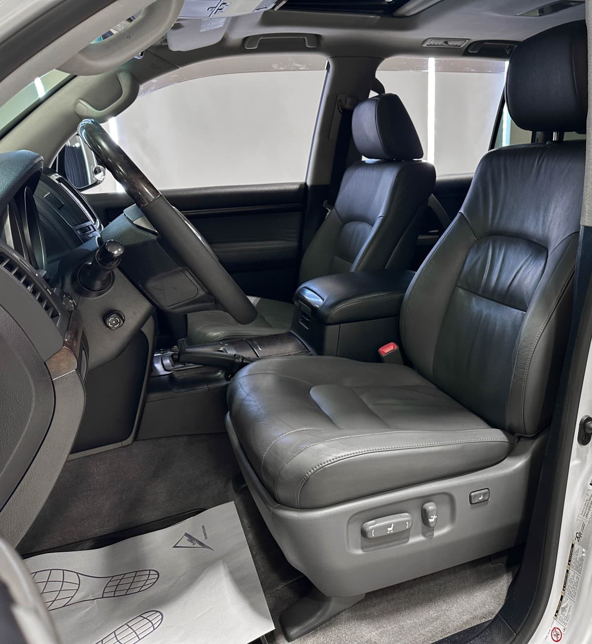 Toyota Land Cruiser 200 - фото 11