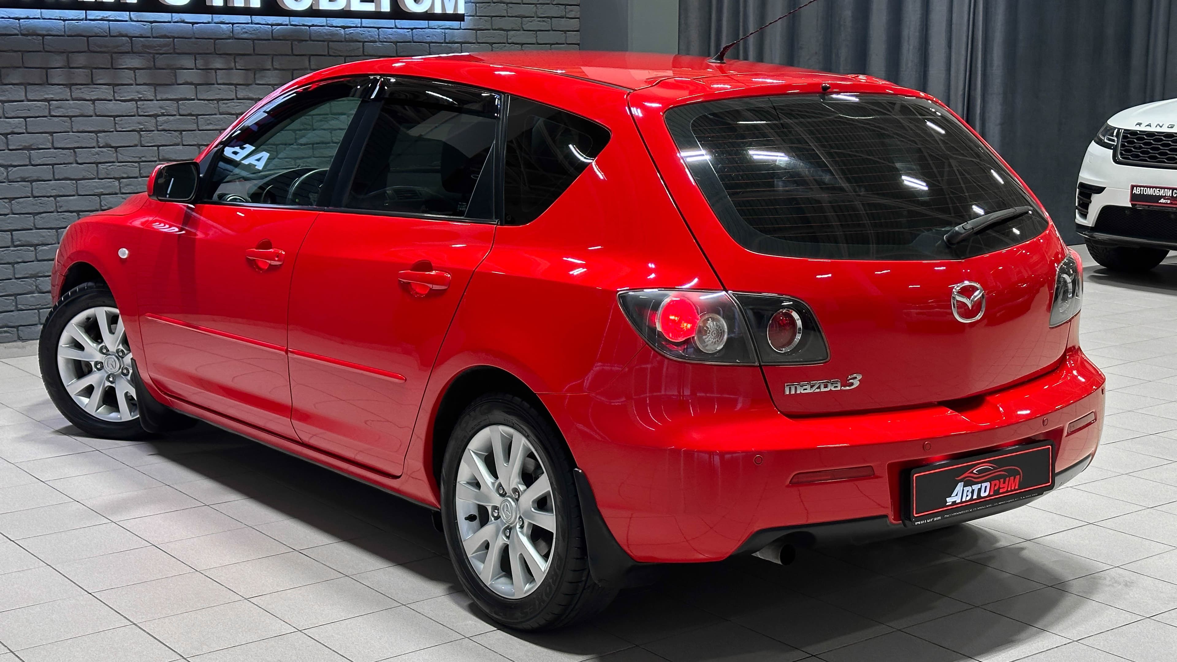 Mazda 3 - фото 9