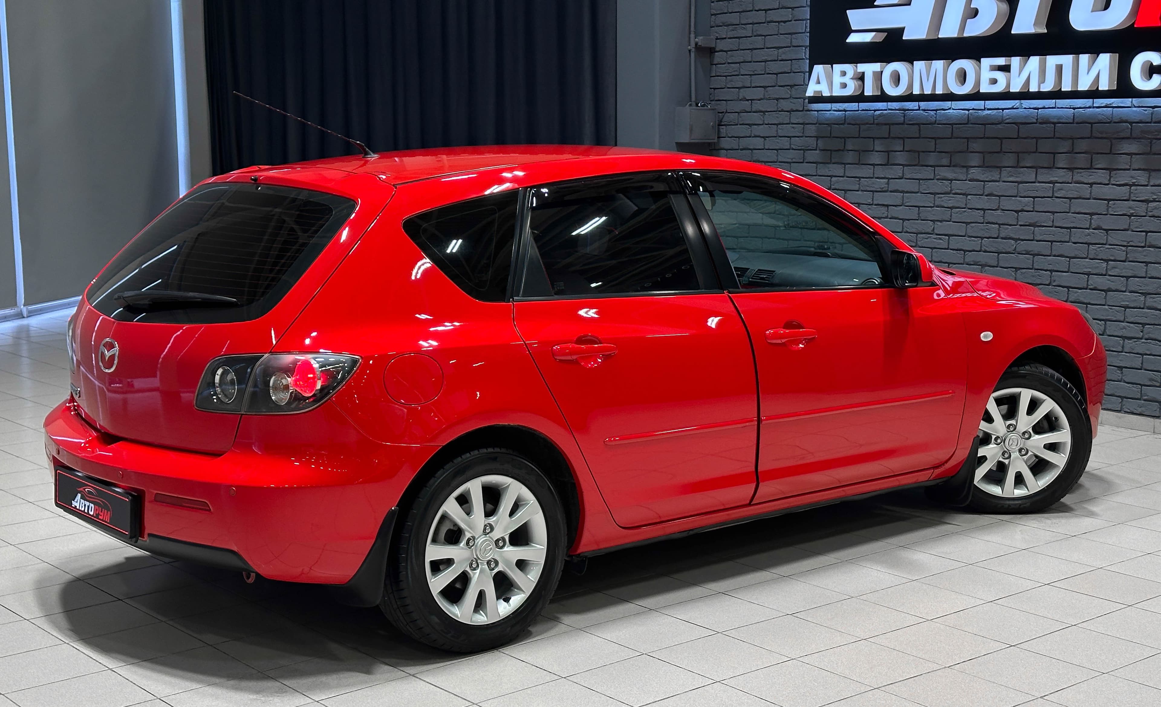 Mazda 3 - фото 6