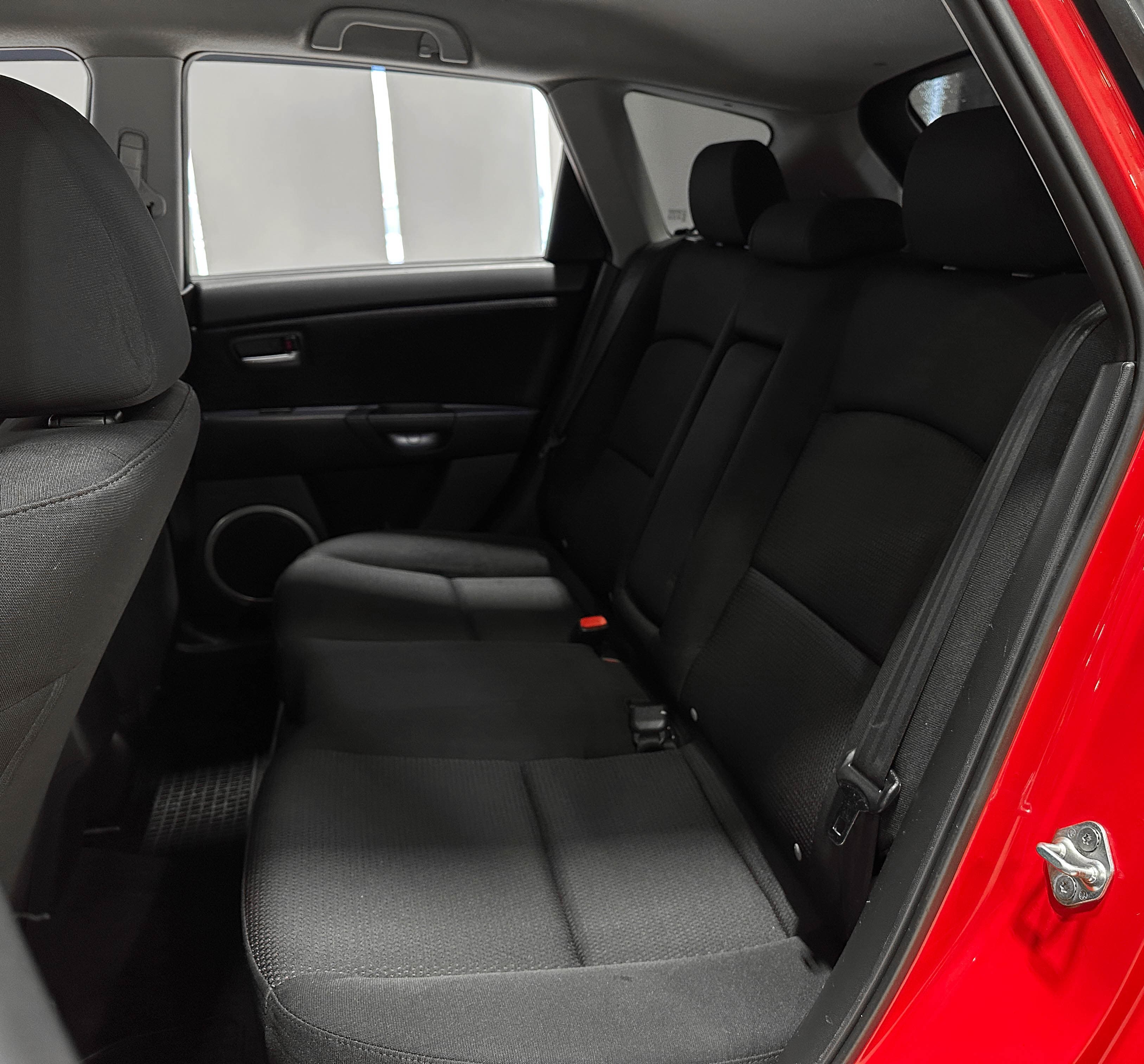 Mazda 3 - фото 12