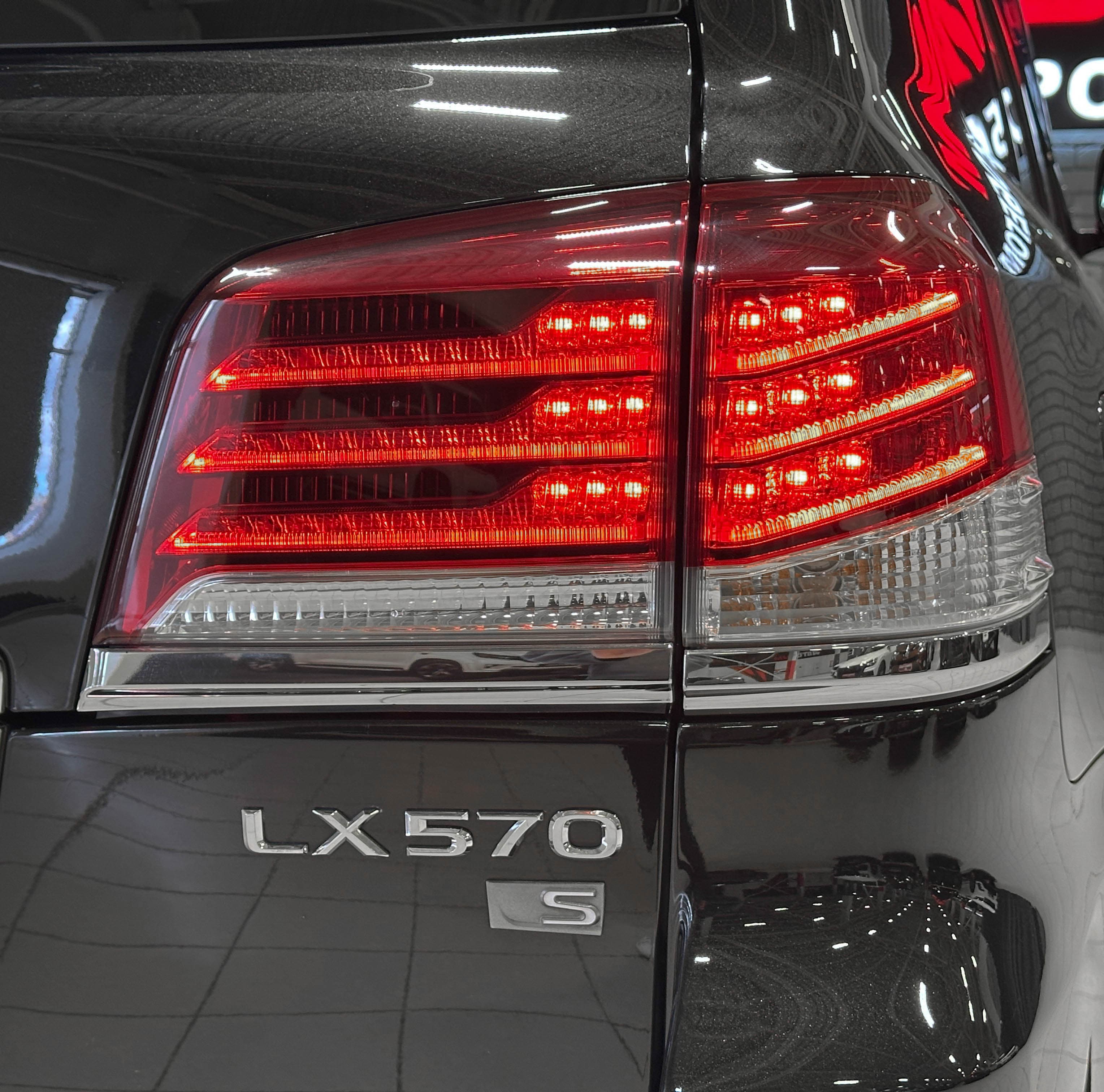 Lexus LX 570 - фото 8