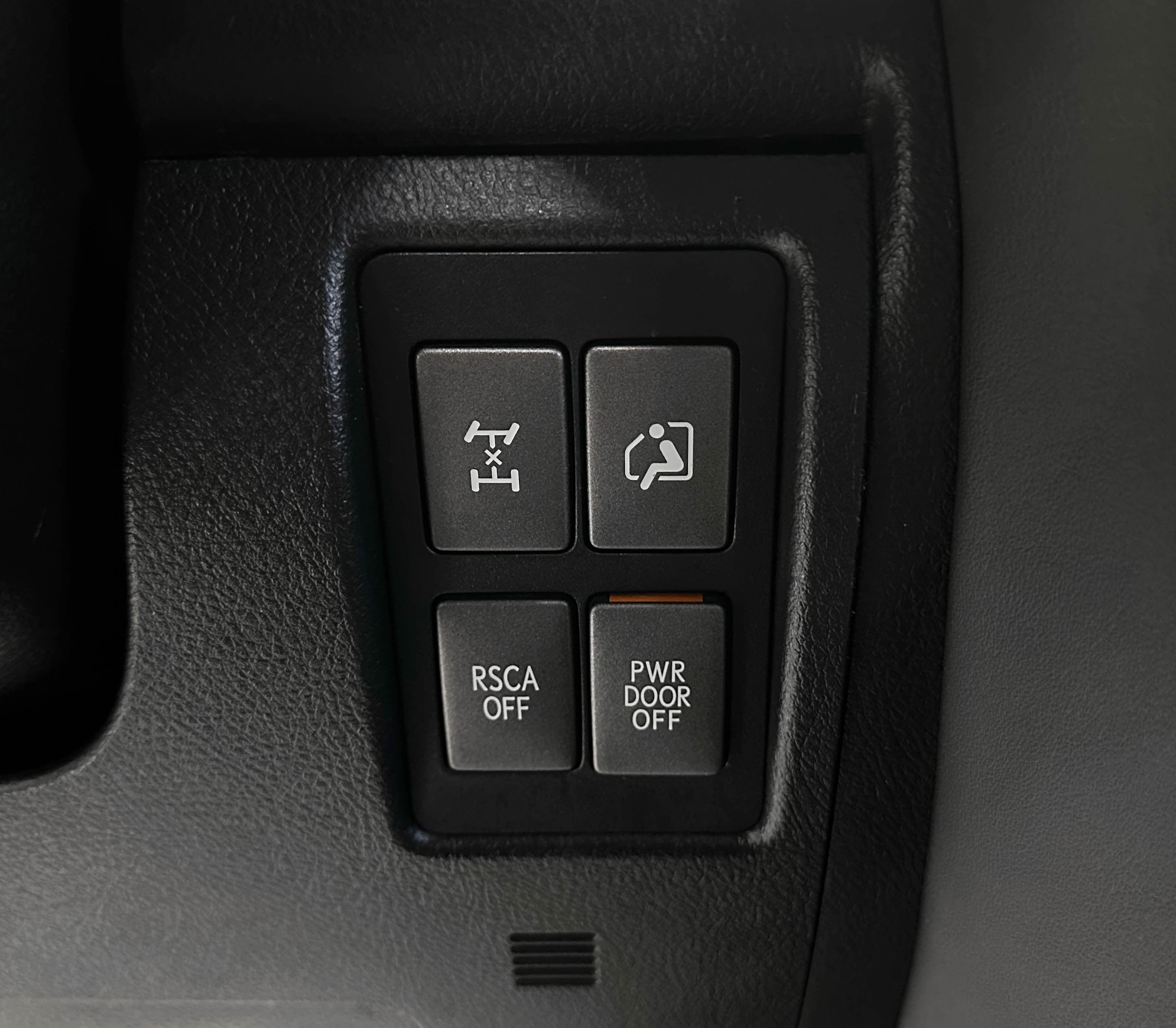 Lexus LX 570 - фото 23