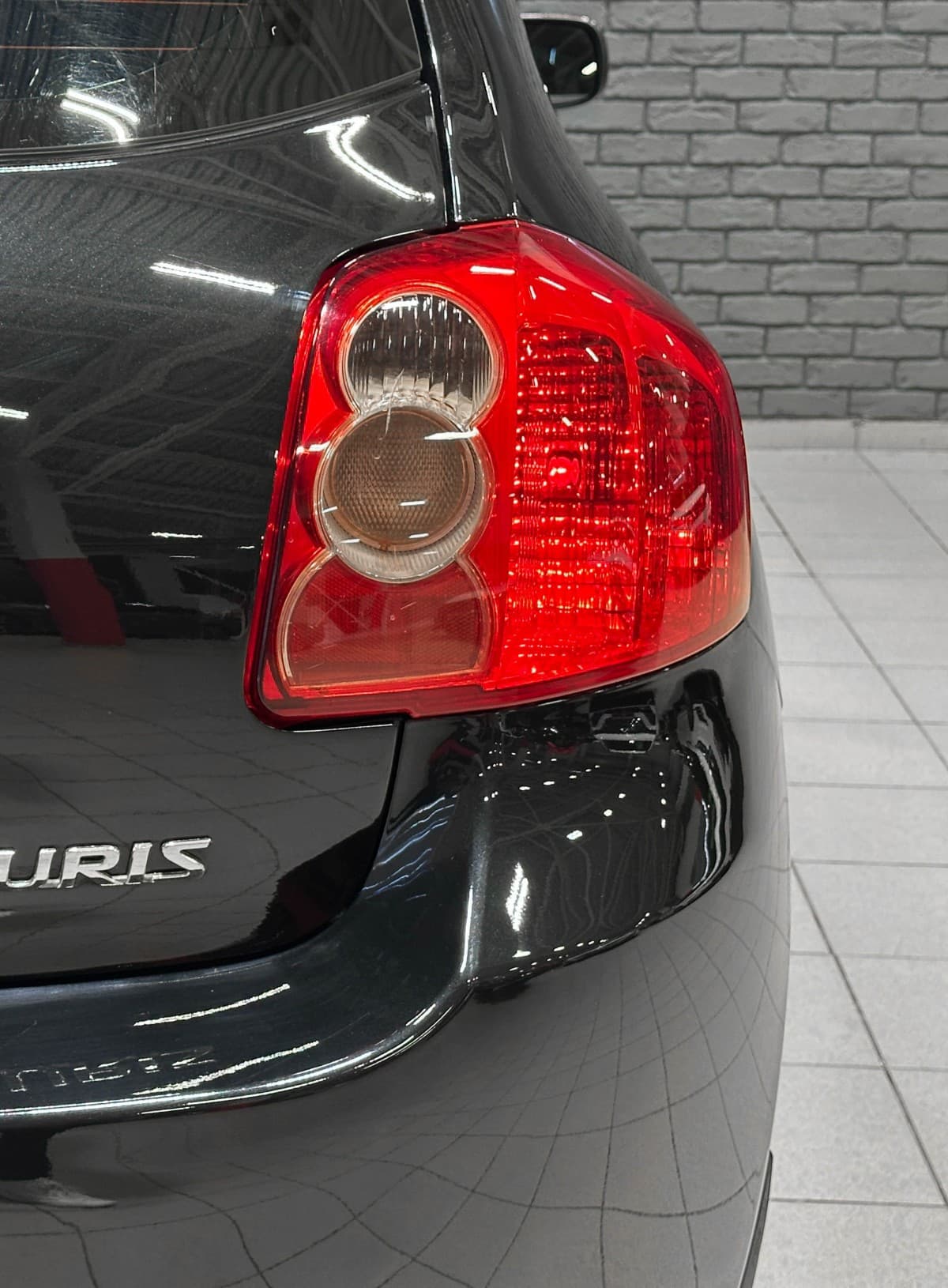 Toyota Auris - фото 7