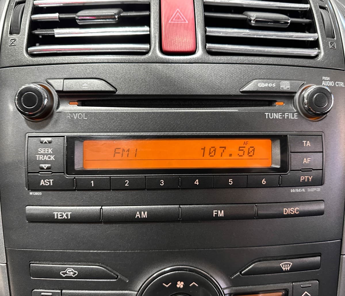 Toyota Auris - фото 19