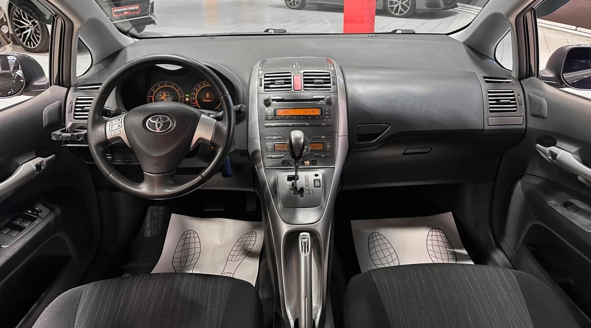 Toyota Auris - фото 22
