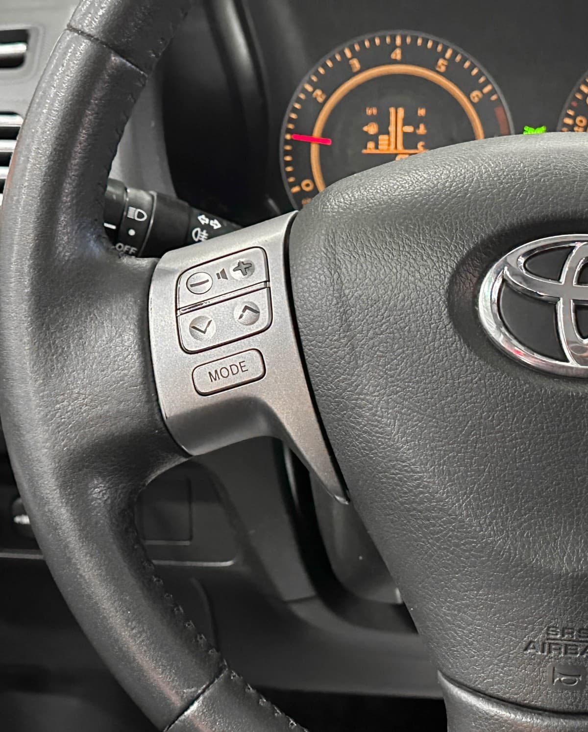 Toyota Auris - фото 17