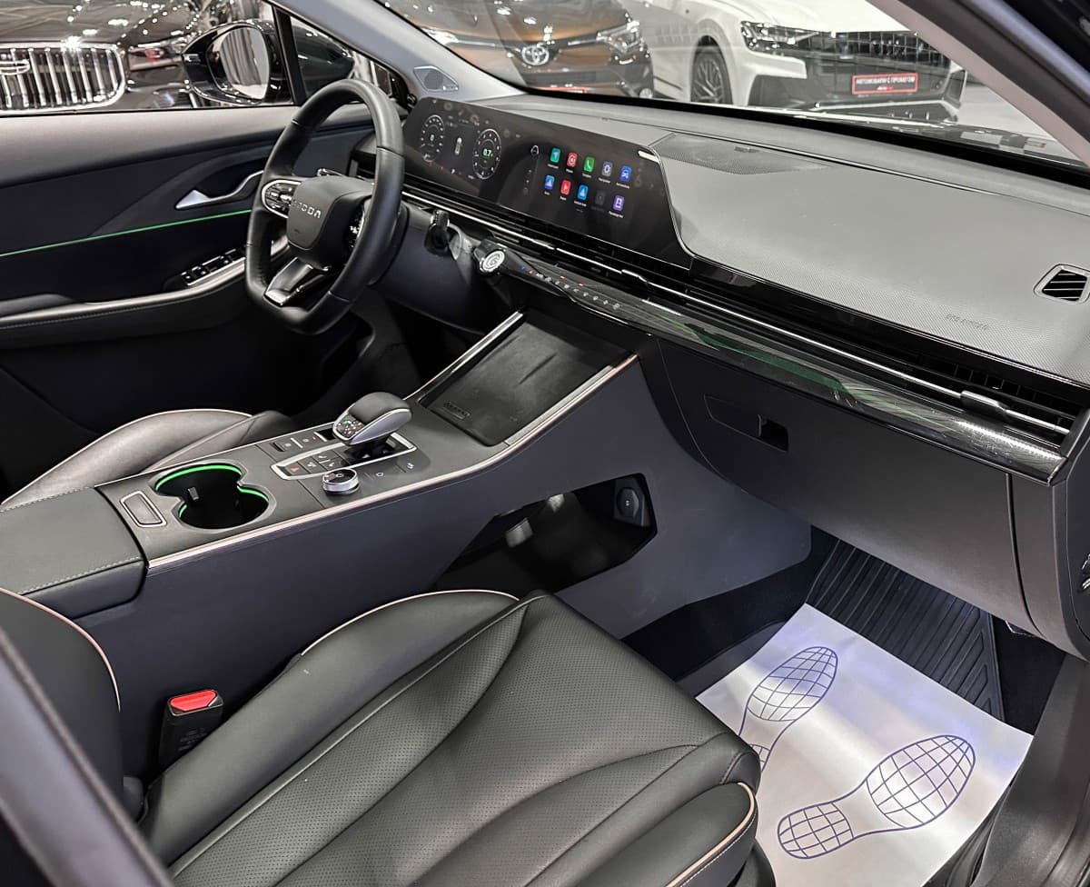 Omoda C5 - фото 17