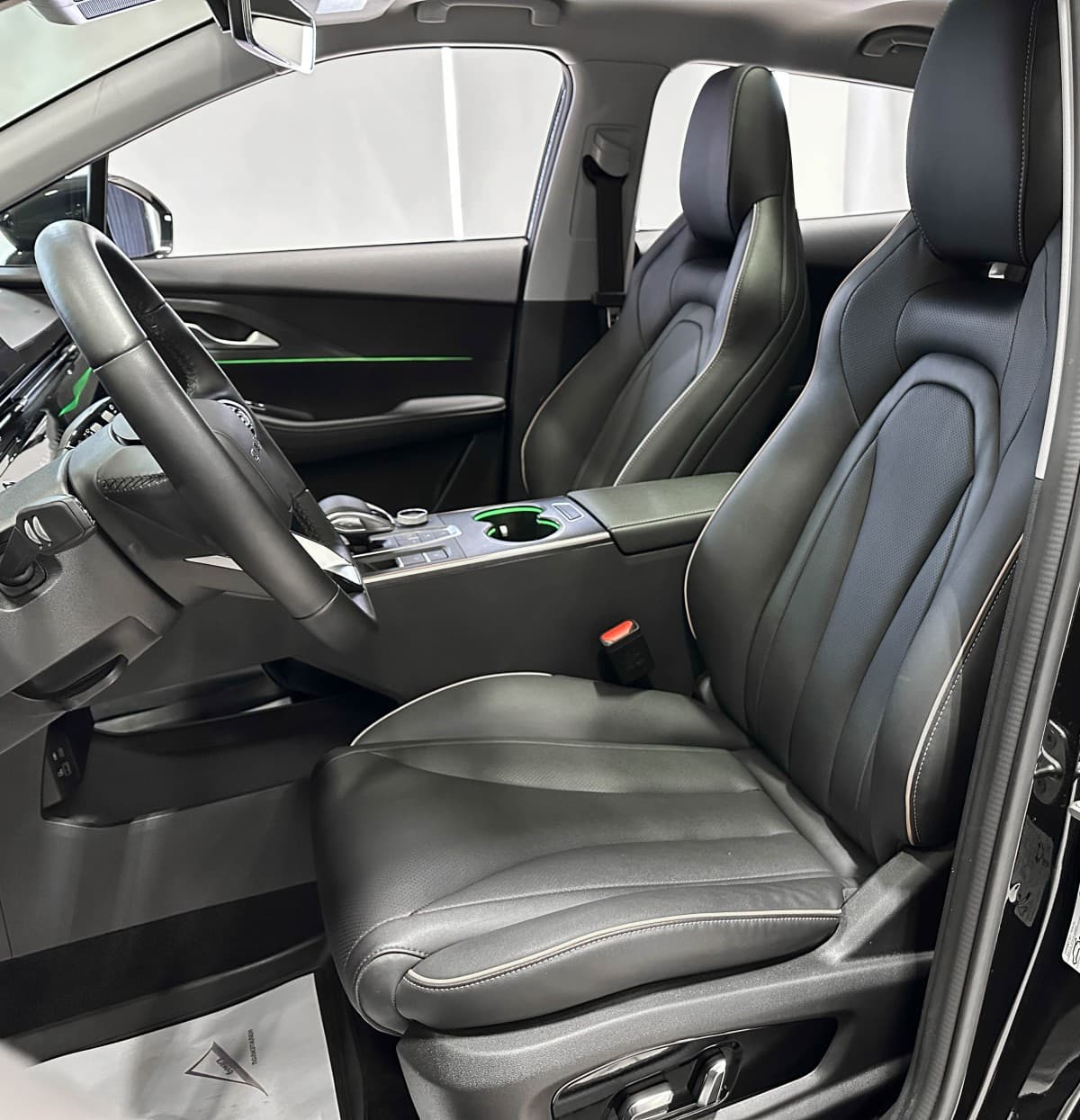 Omoda C5 - фото 11