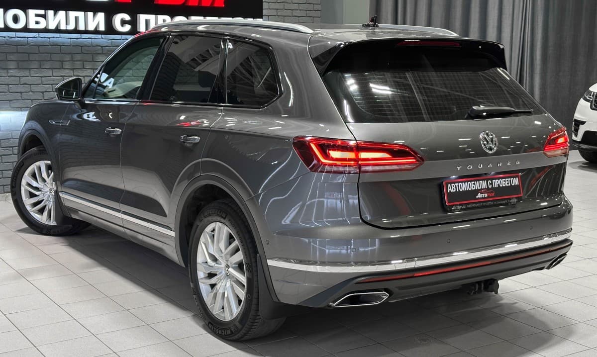Volkswagen Touareg - фото 9