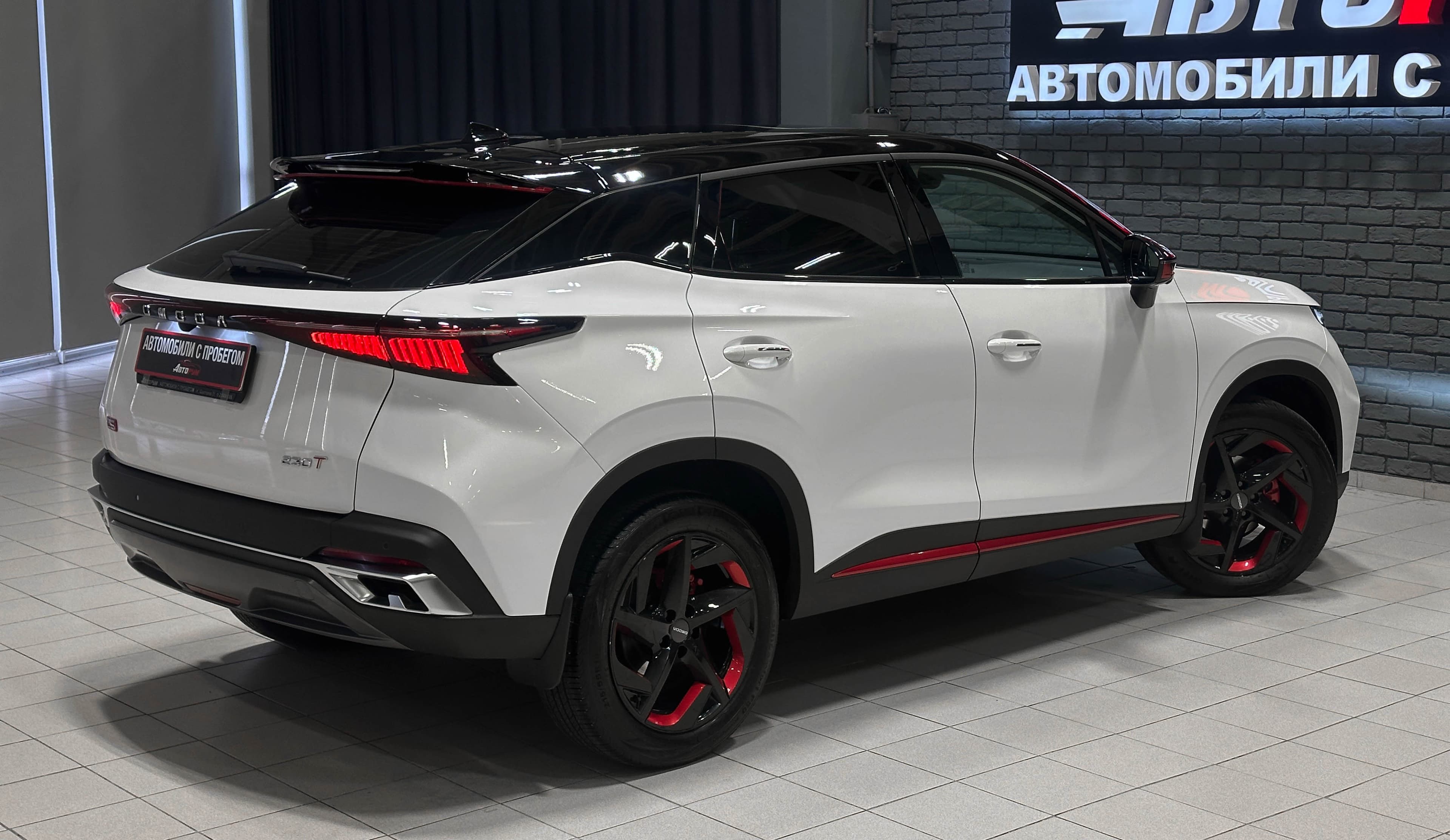 Omoda C5 - фото 6
