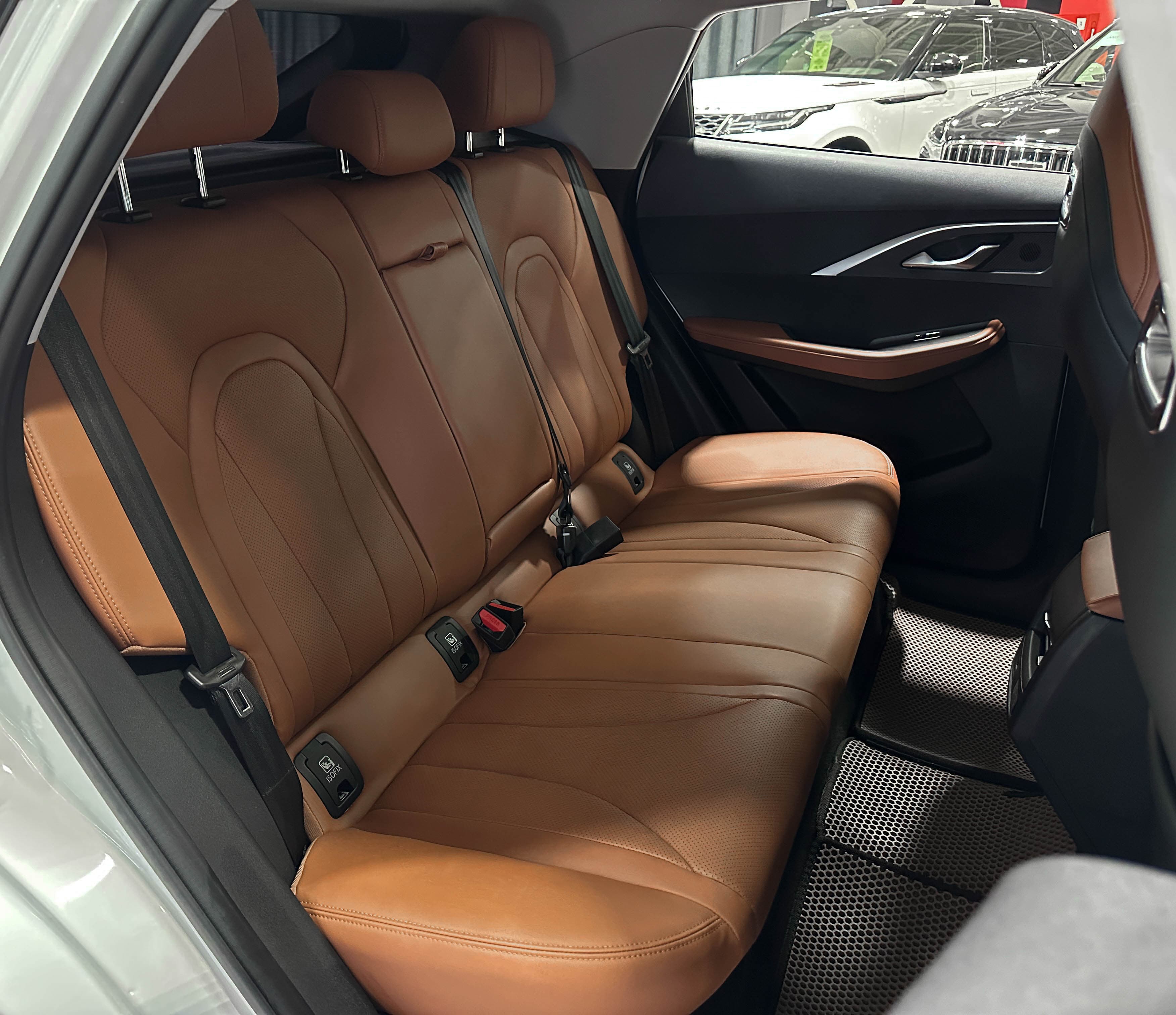 Omoda C5 - фото 15